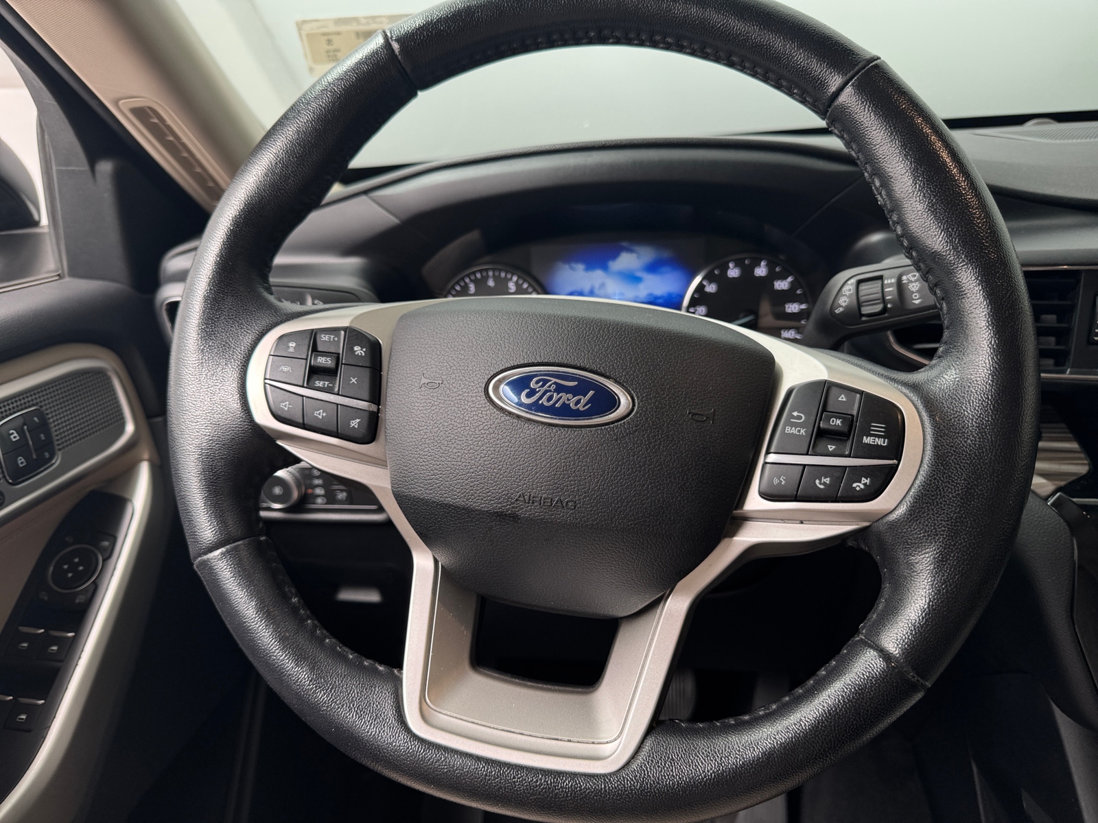 Thumbnail: 2021 Ford Explorer - 4