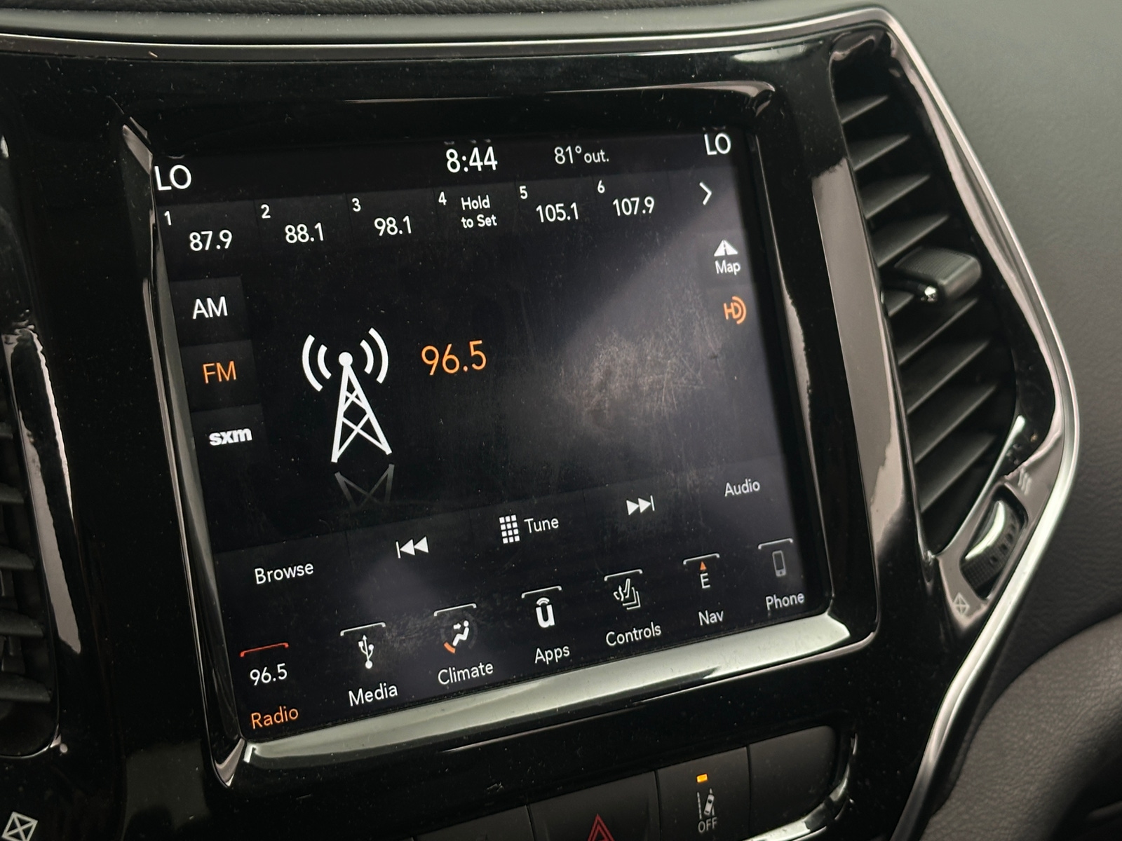 Thumbnail: 2019 Jeep Cherokee - 3