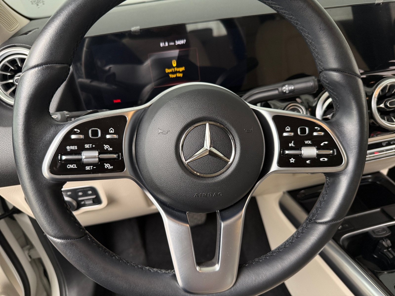 Thumbnail: 2023 Mercedes-Benz GLA - 4