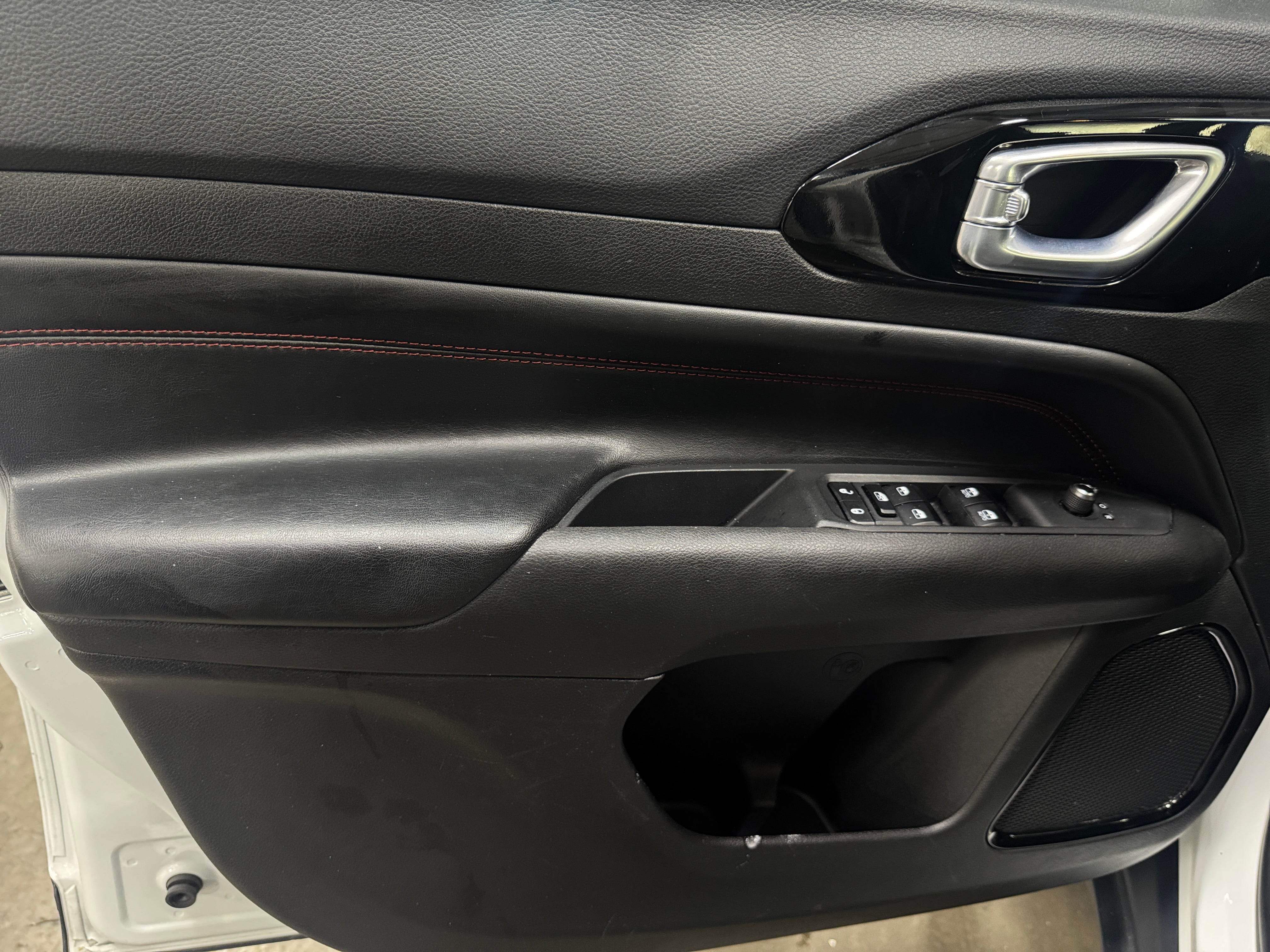 2025 Jeep Compass Trailhawk - Photo 10