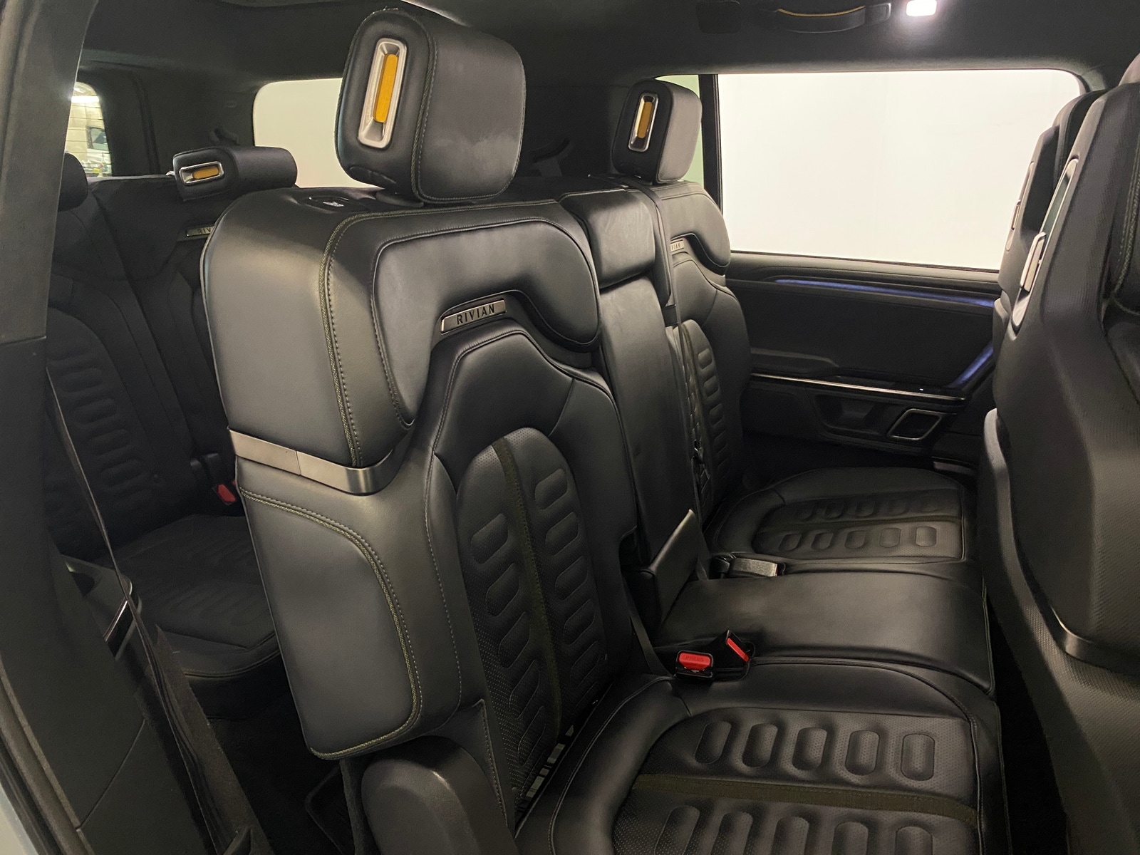 Thumbnail: 2023 Rivian R1S - 5