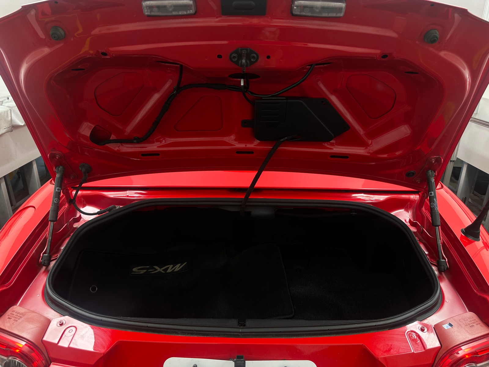 Thumbnail: 2012 Mazda MX-5 Miata - 5