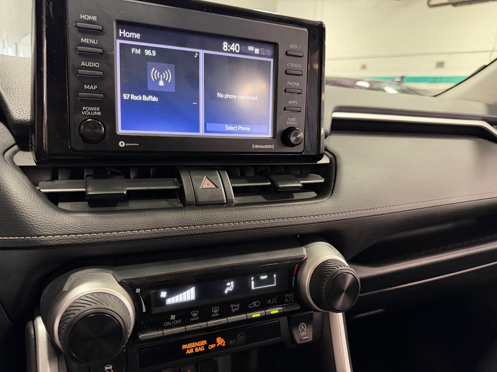 Thumbnail: 2020 Toyota RAV4 - 4
