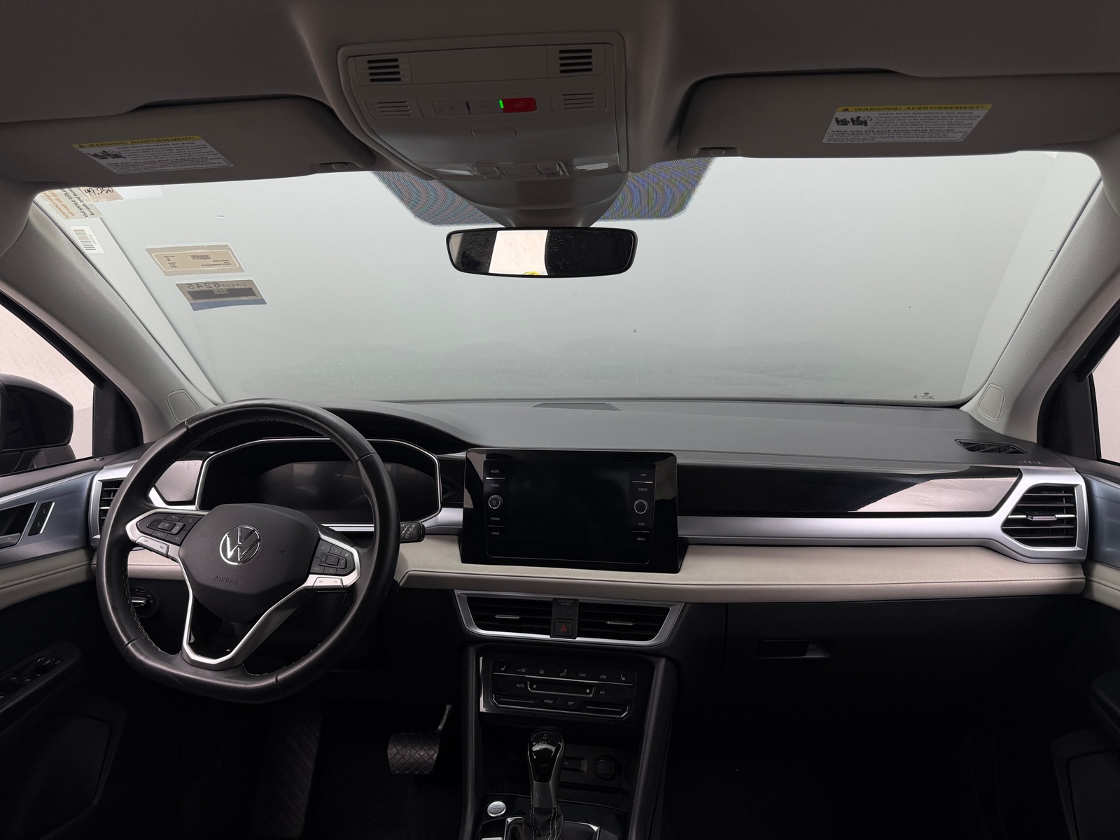 Thumbnail: 2025 Volkswagen Taos - 3