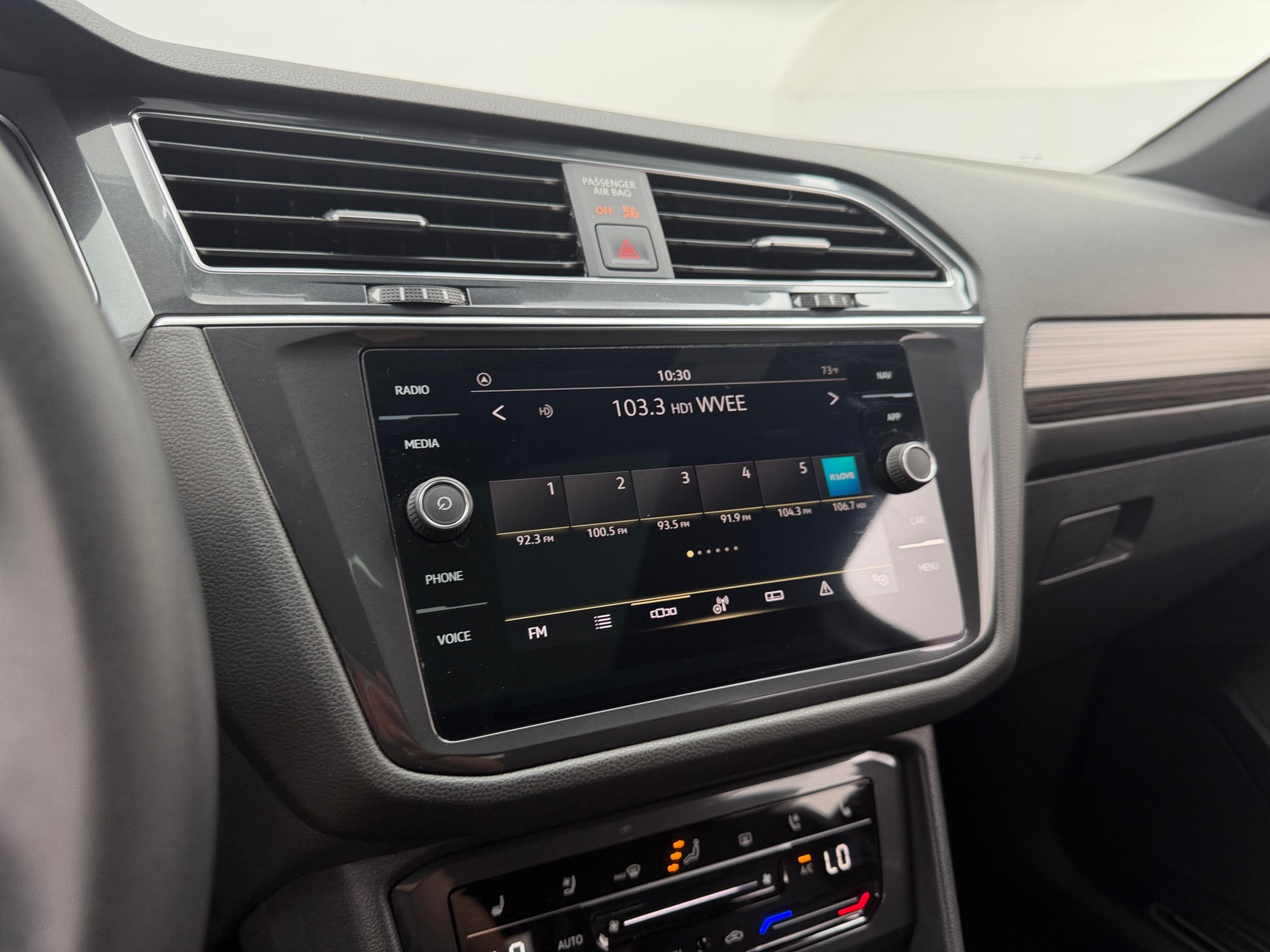 Thumbnail: 2023 Volkswagen Tiguan - 4