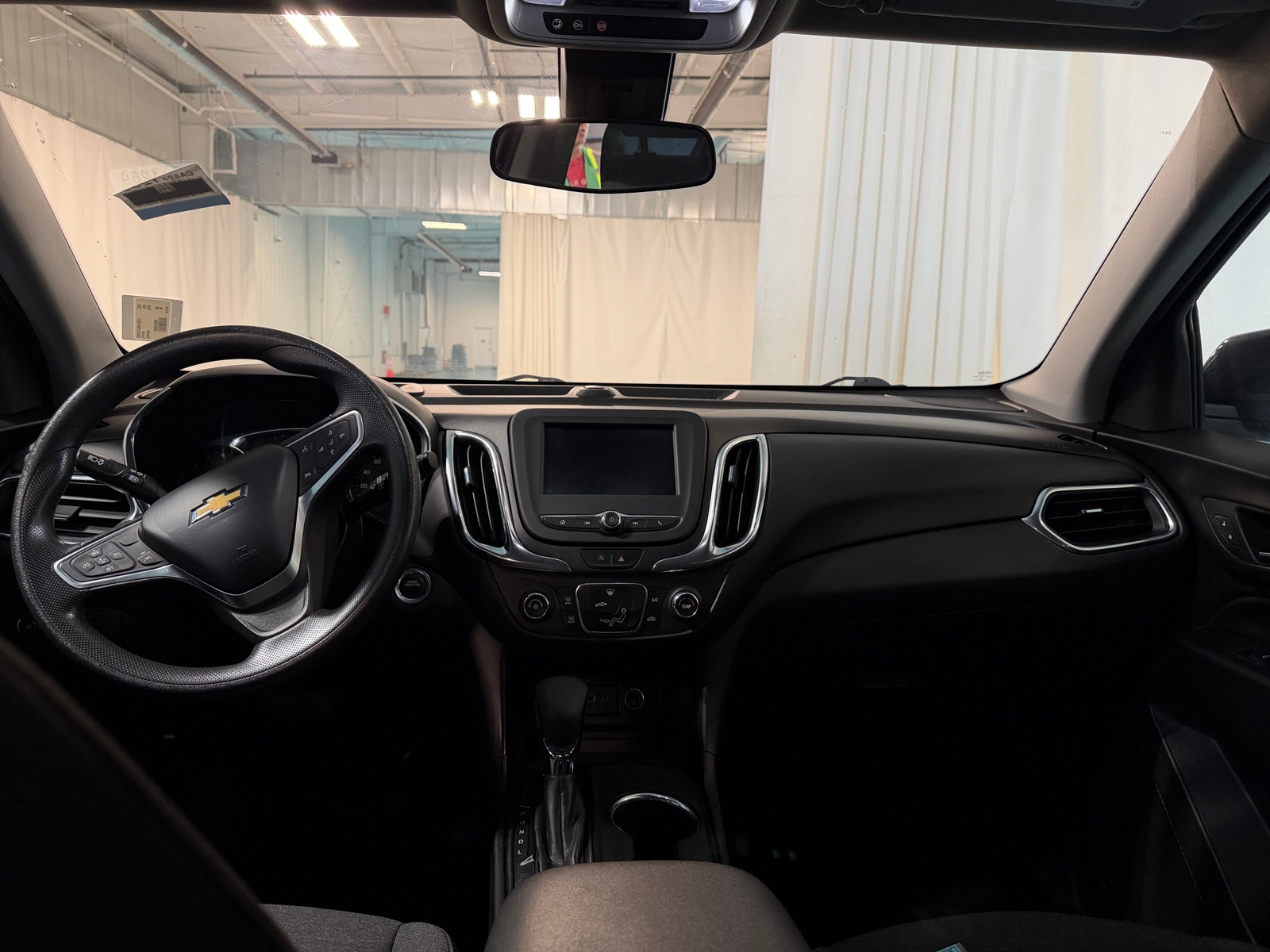 Thumbnail: 2022 Chevrolet Equinox - 3