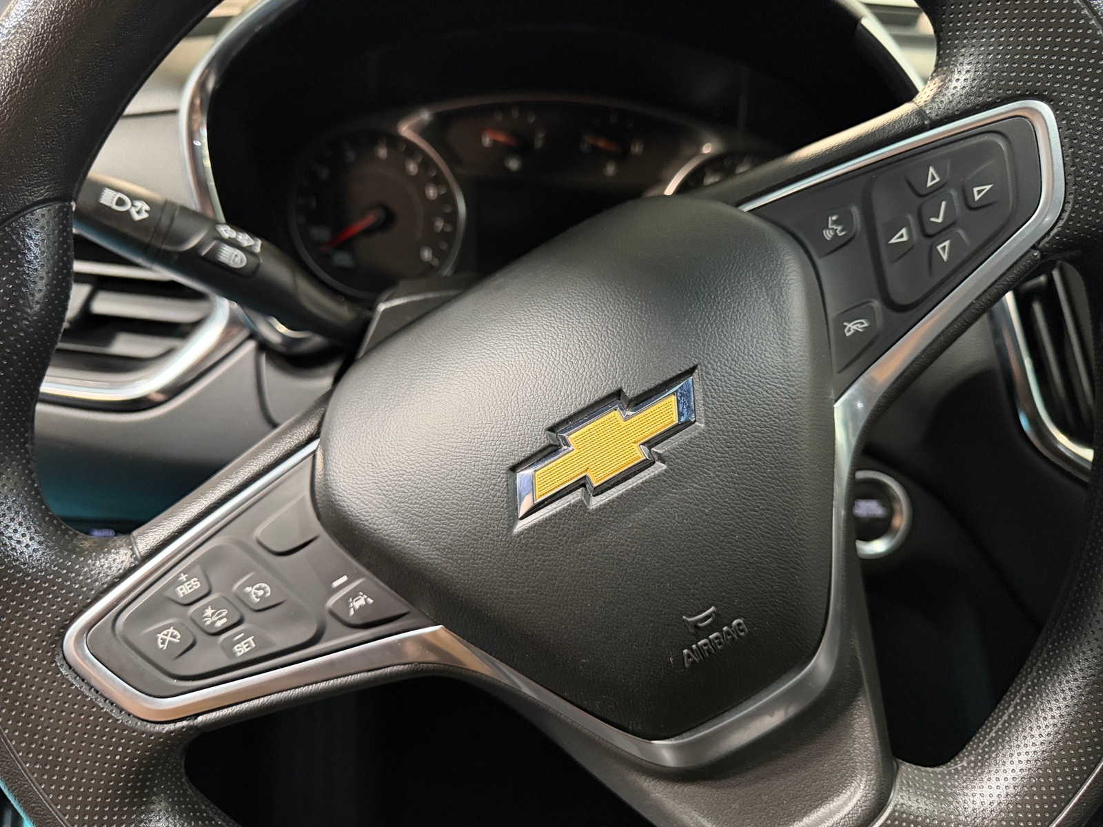 Thumbnail: 2022 Chevrolet Equinox - 5