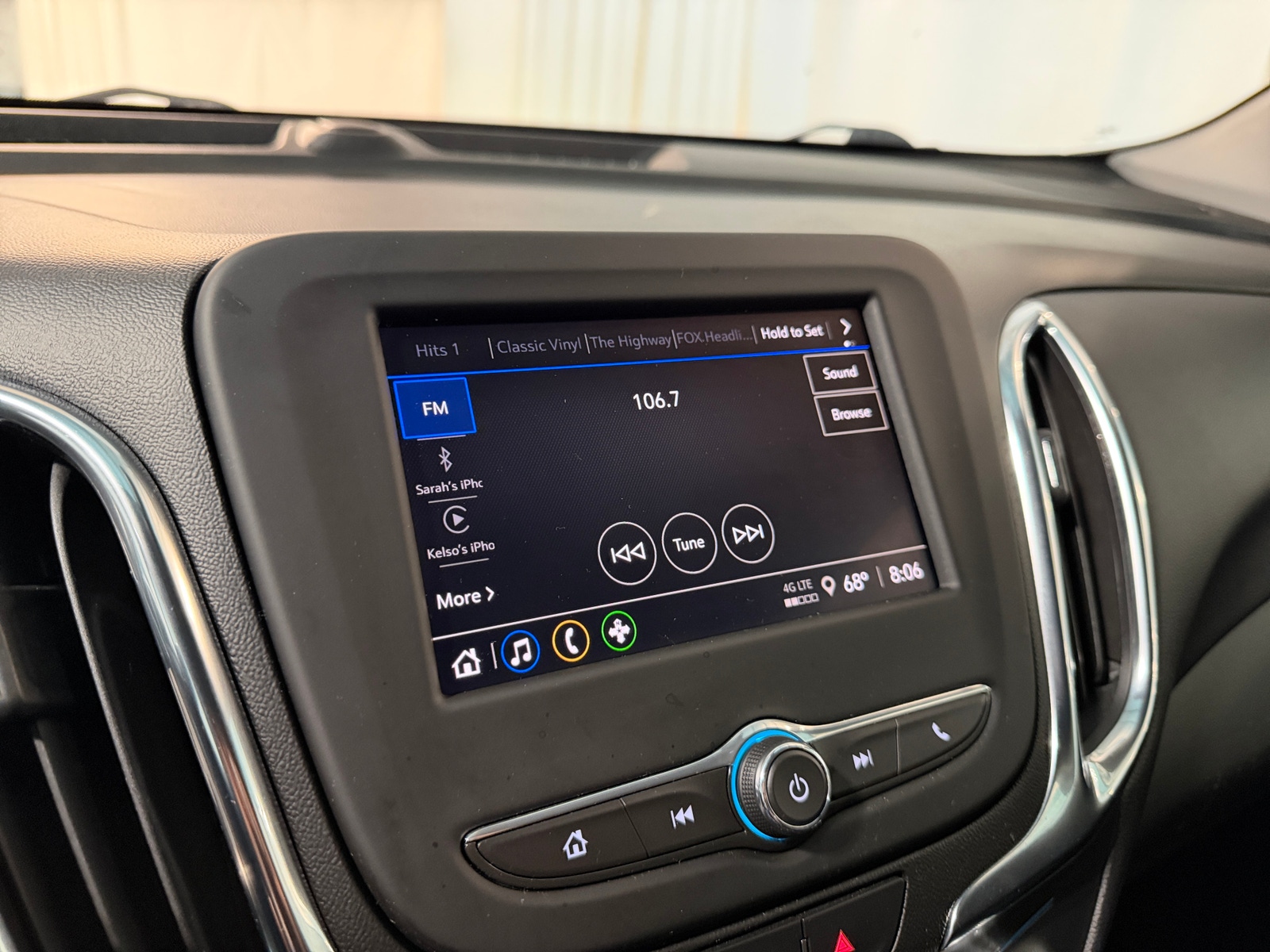 Thumbnail: 2022 Chevrolet Equinox - 4