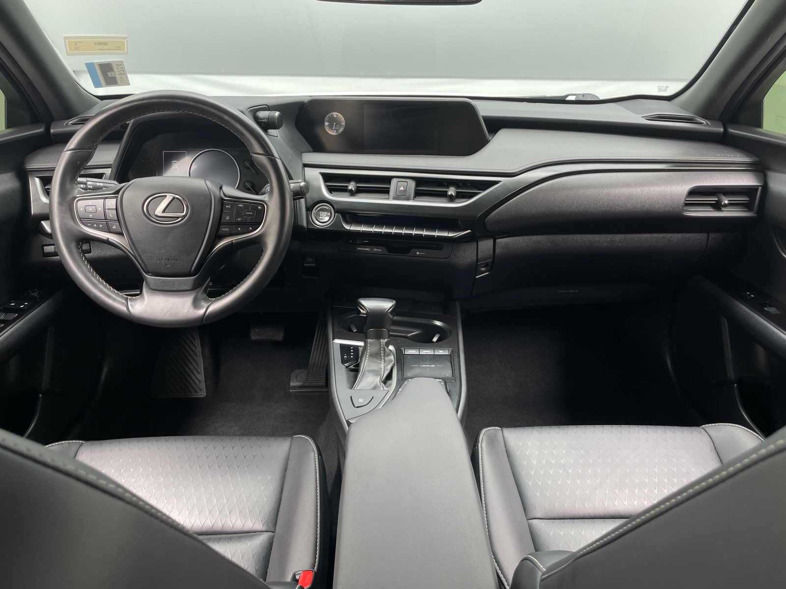 Thumbnail: 2019 Lexus UX - 2
