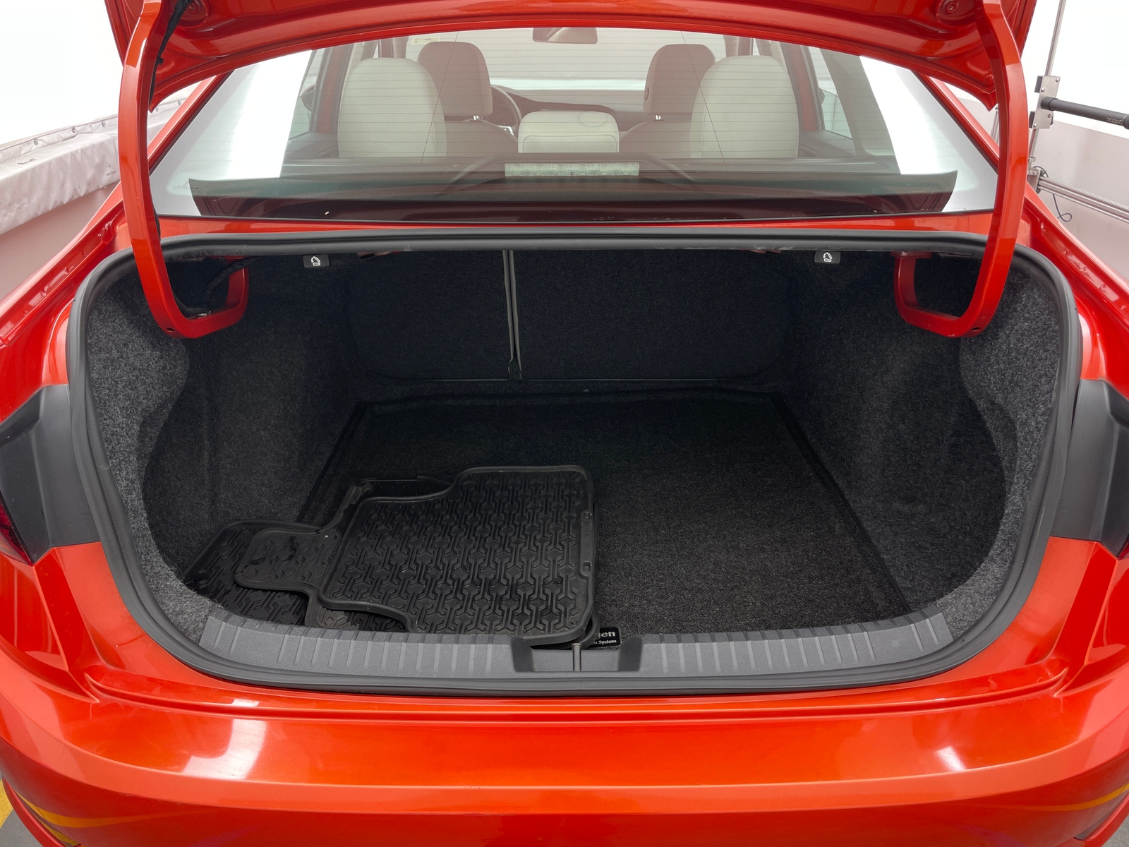 Thumbnail: 2019 Volkswagen Jetta - 7