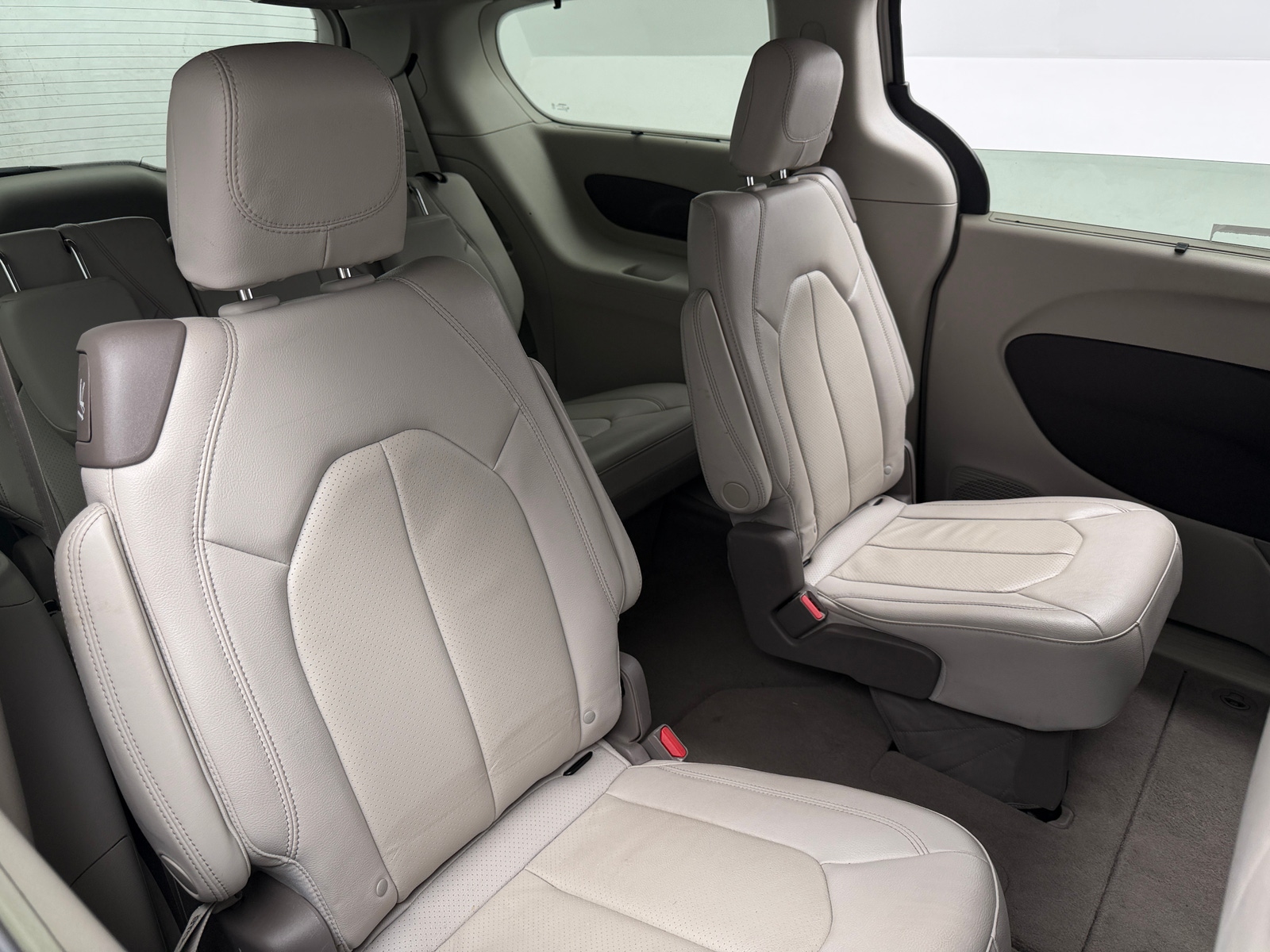 Thumbnail: 2020 Chrysler Pacifica - 5
