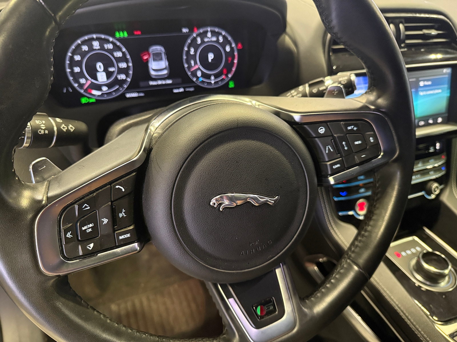 Thumbnail: 2020 Jaguar F-Pace - 4