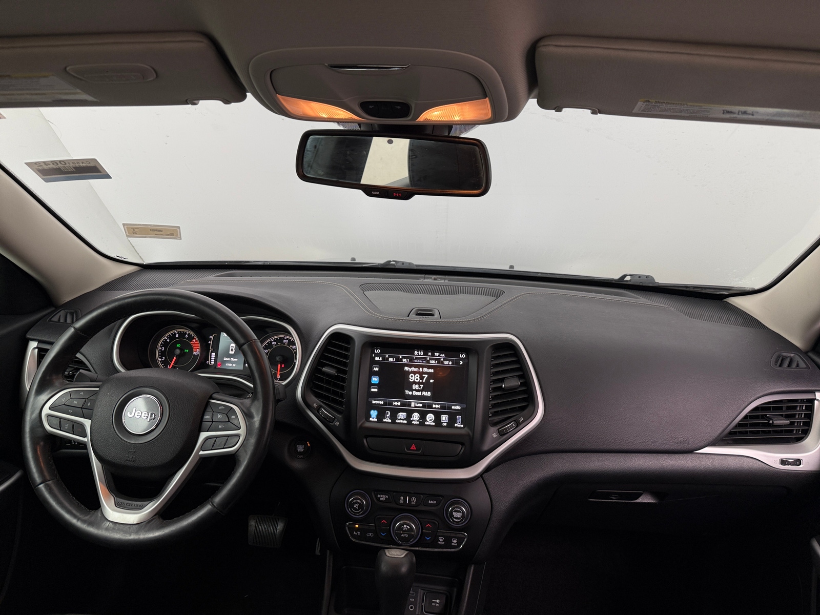 Thumbnail: 2018 Jeep Cherokee - 3