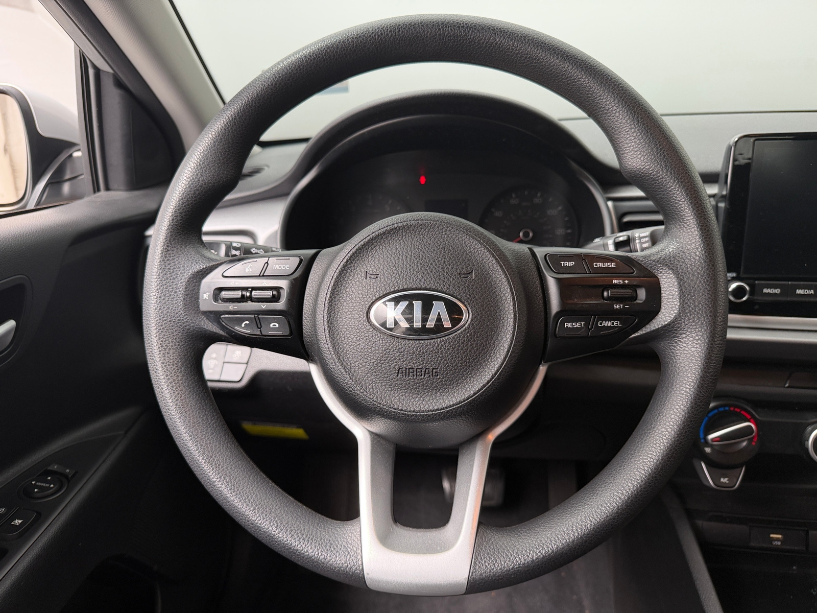 Thumbnail: 2021 Kia Rio - 5