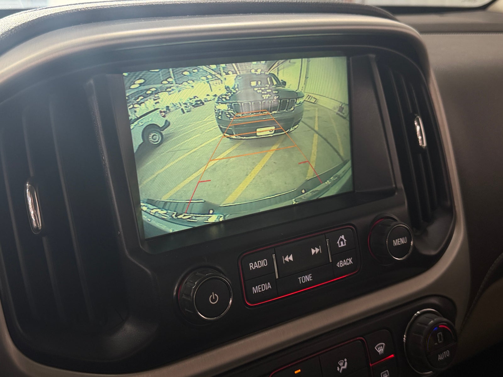 Thumbnail: 2016 GMC Canyon - 3