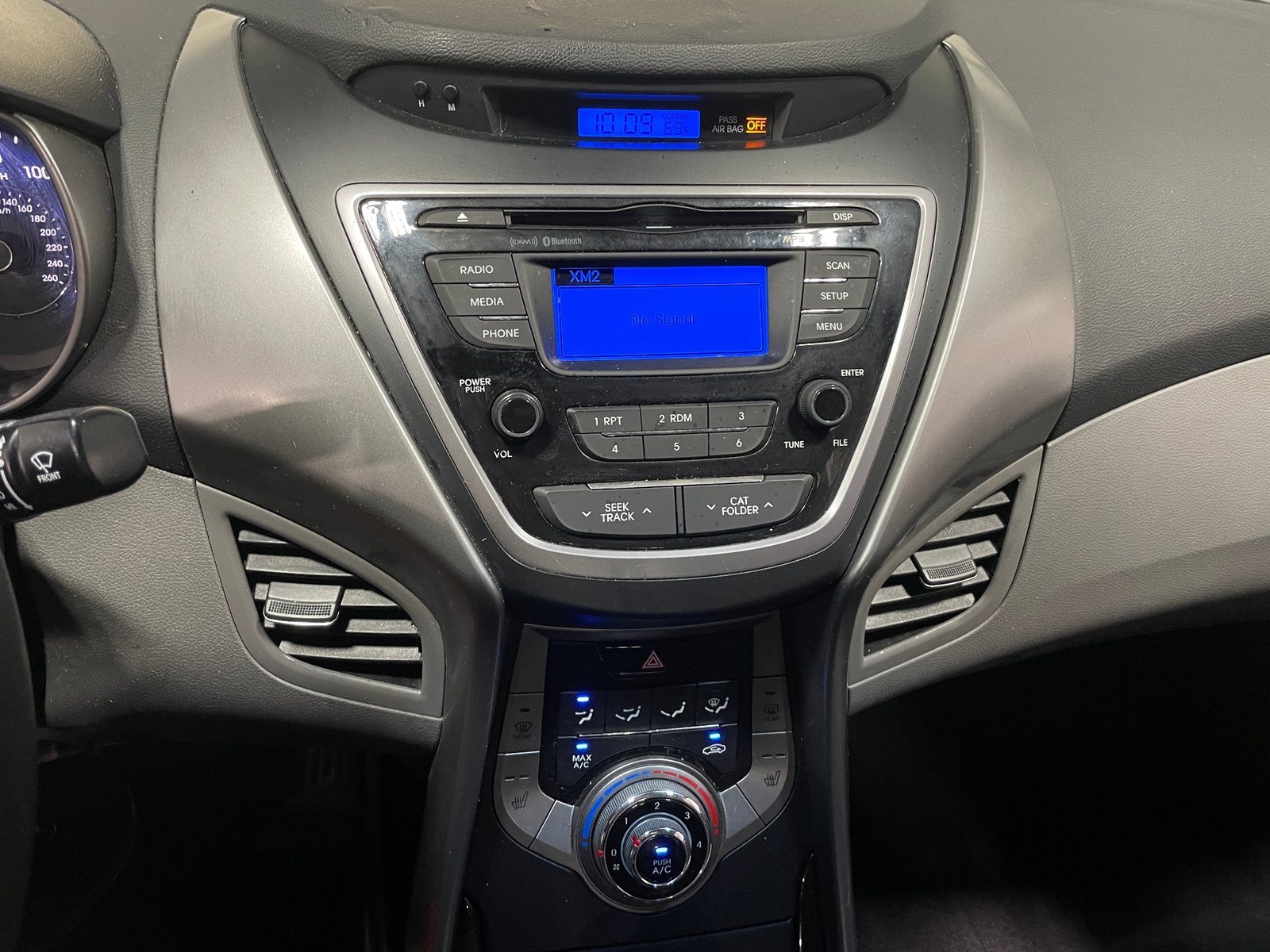 Thumbnail: 2013 Hyundai Elantra - 4