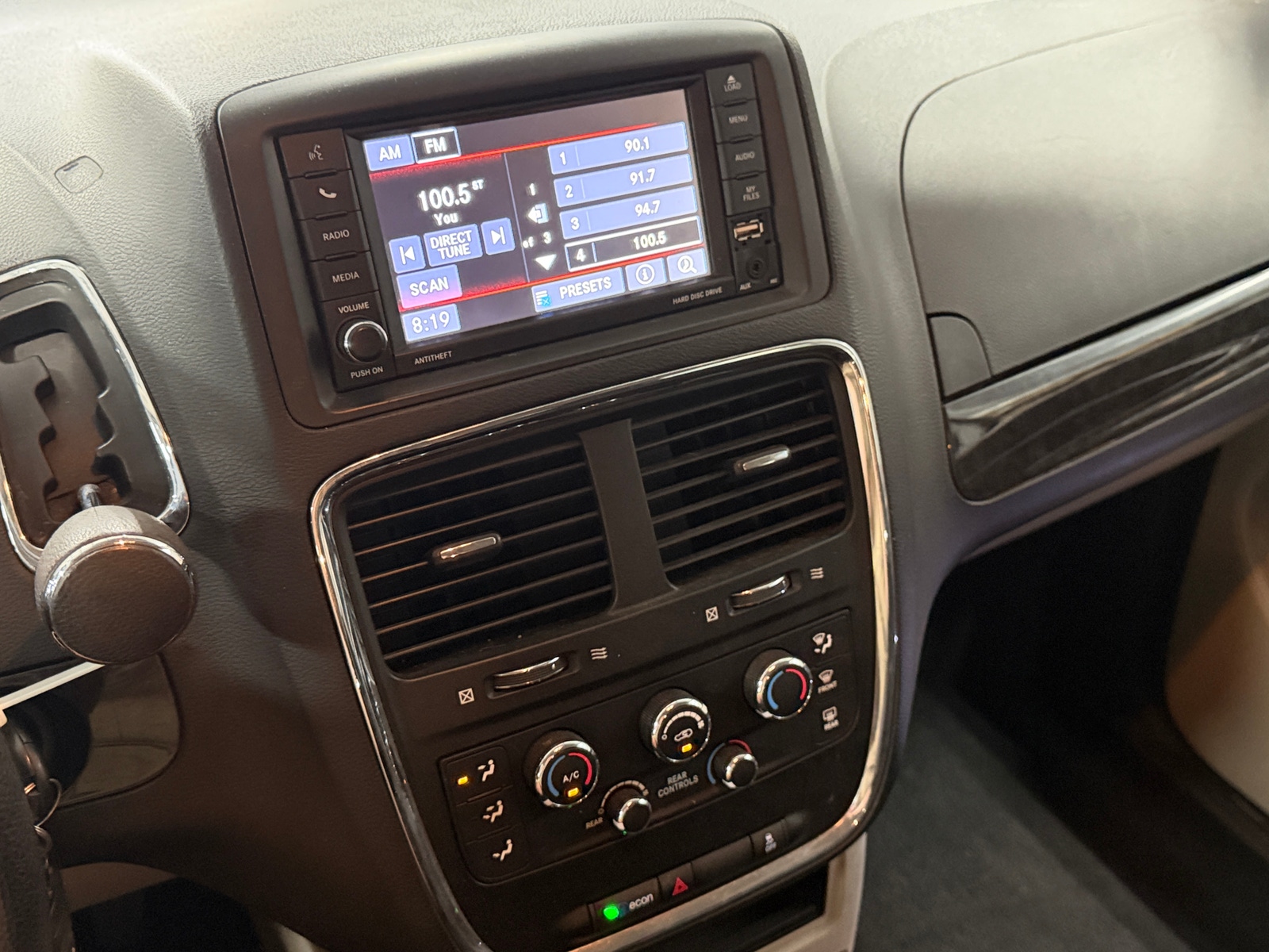 Thumbnail: 2017 Dodge Grand Caravan - 4