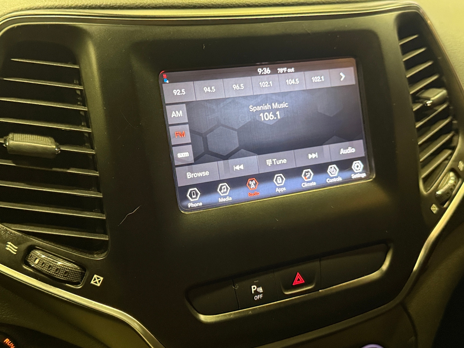Thumbnail: 2019 Jeep Cherokee - 4