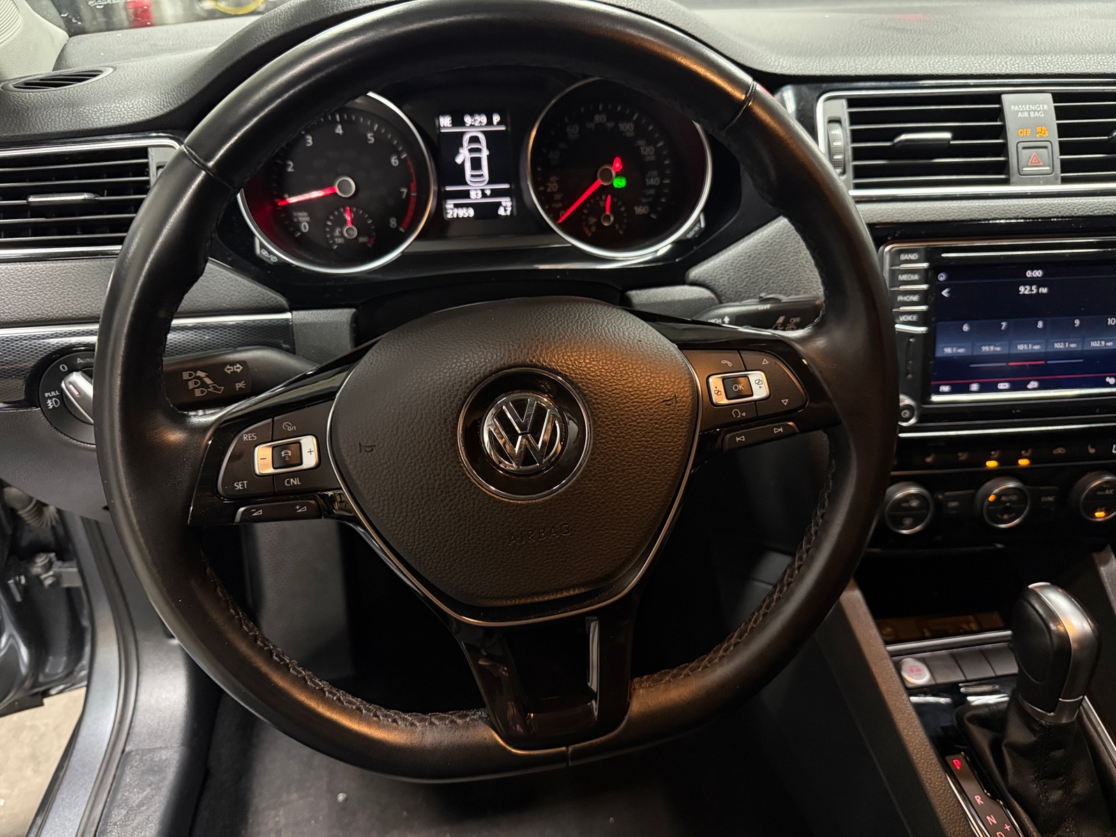 Thumbnail: 2017 Volkswagen Jetta - 4