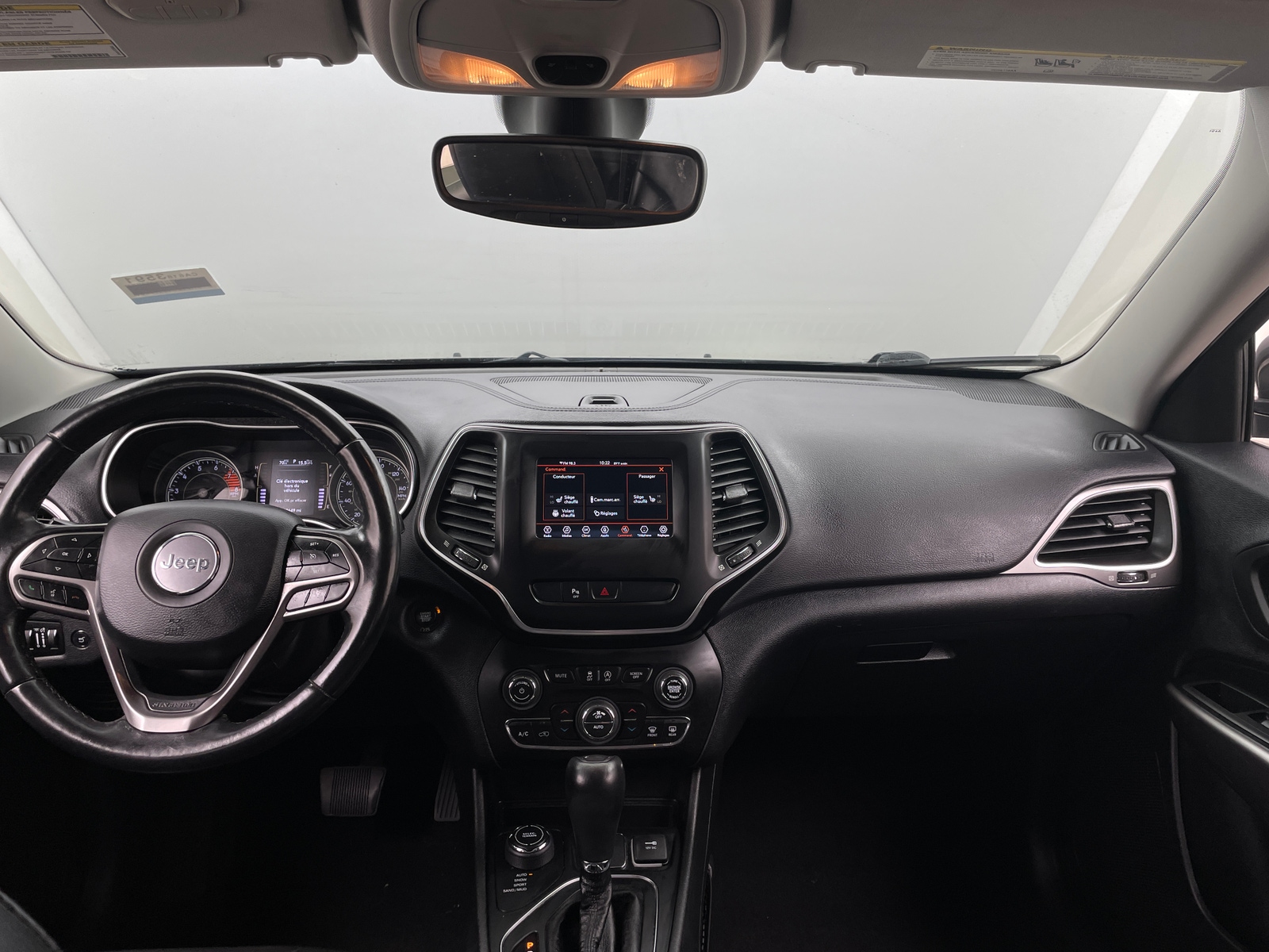 Thumbnail: 2020 Jeep Cherokee - 3