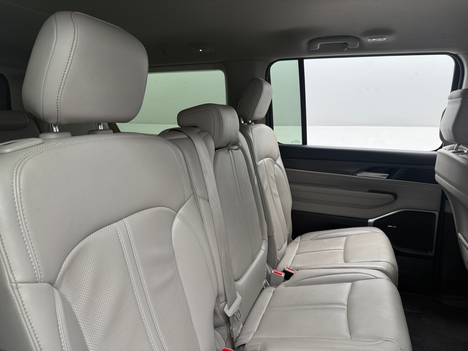 Thumbnail: 2024 Jeep Wagoneer - 5