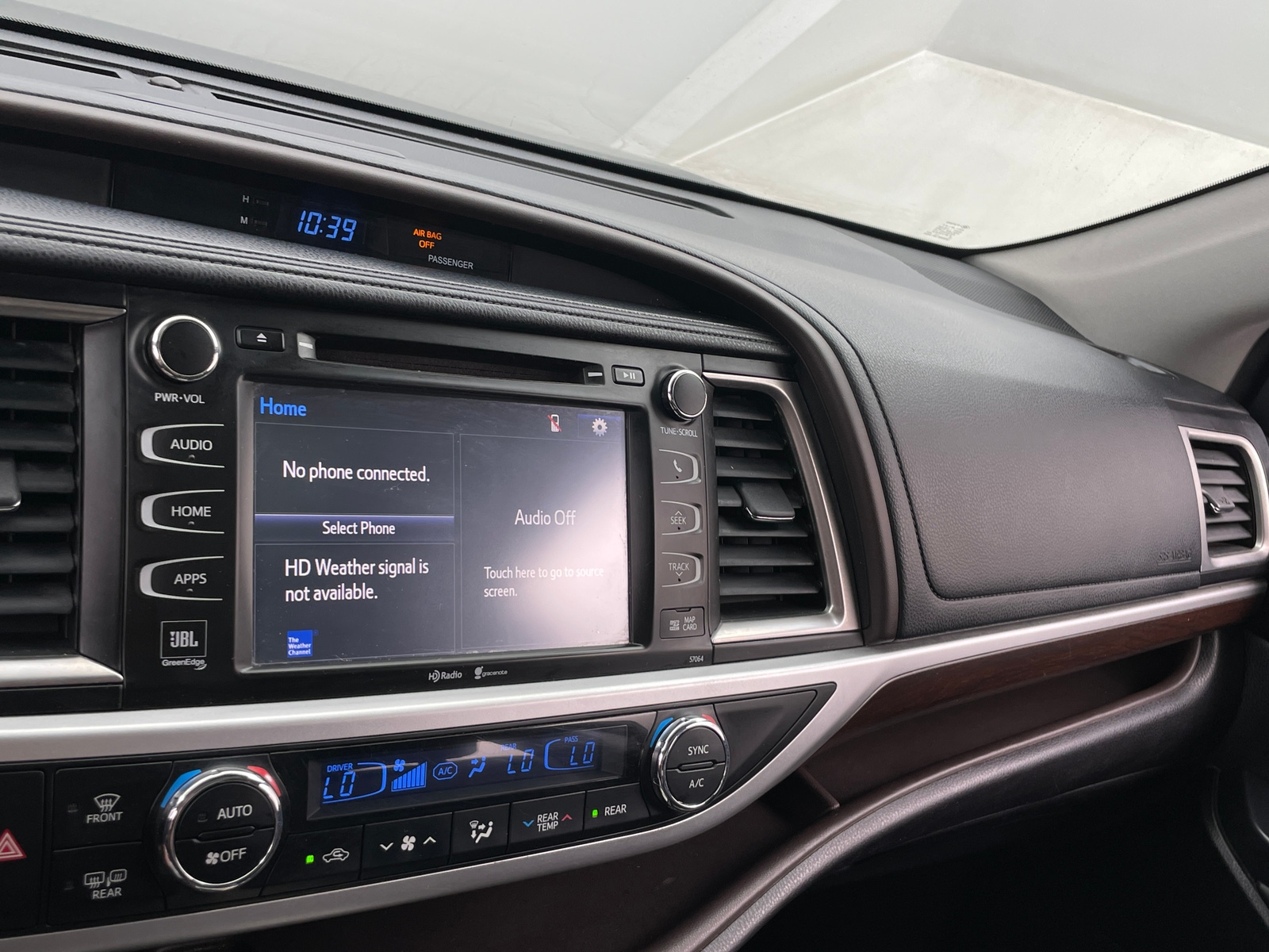 Thumbnail: 2015 Toyota Highlander - 3