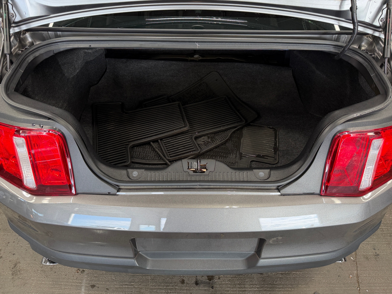 Thumbnail: 2011 Ford Mustang - 4