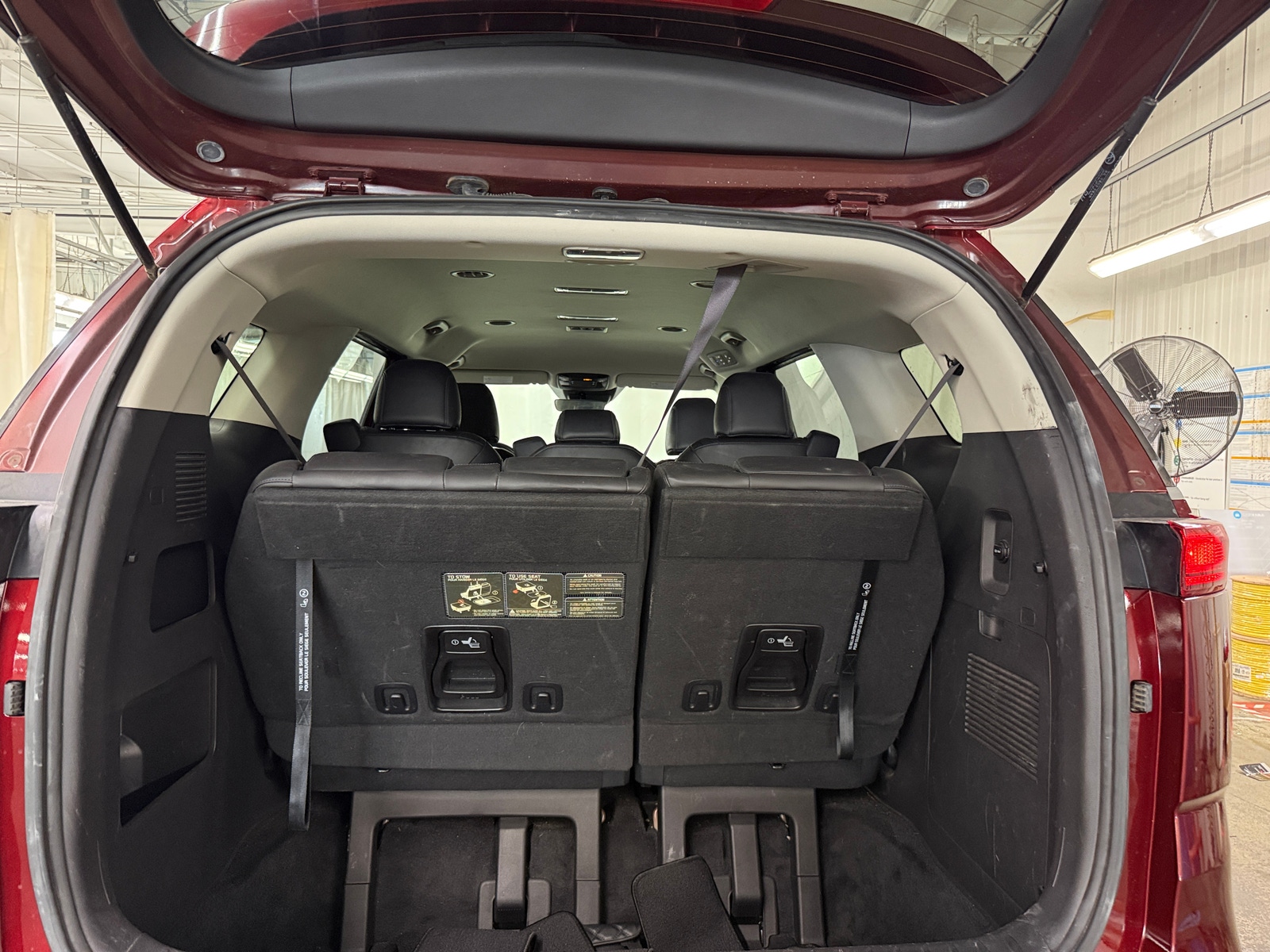 Thumbnail: 2023 Kia Carnival - 6