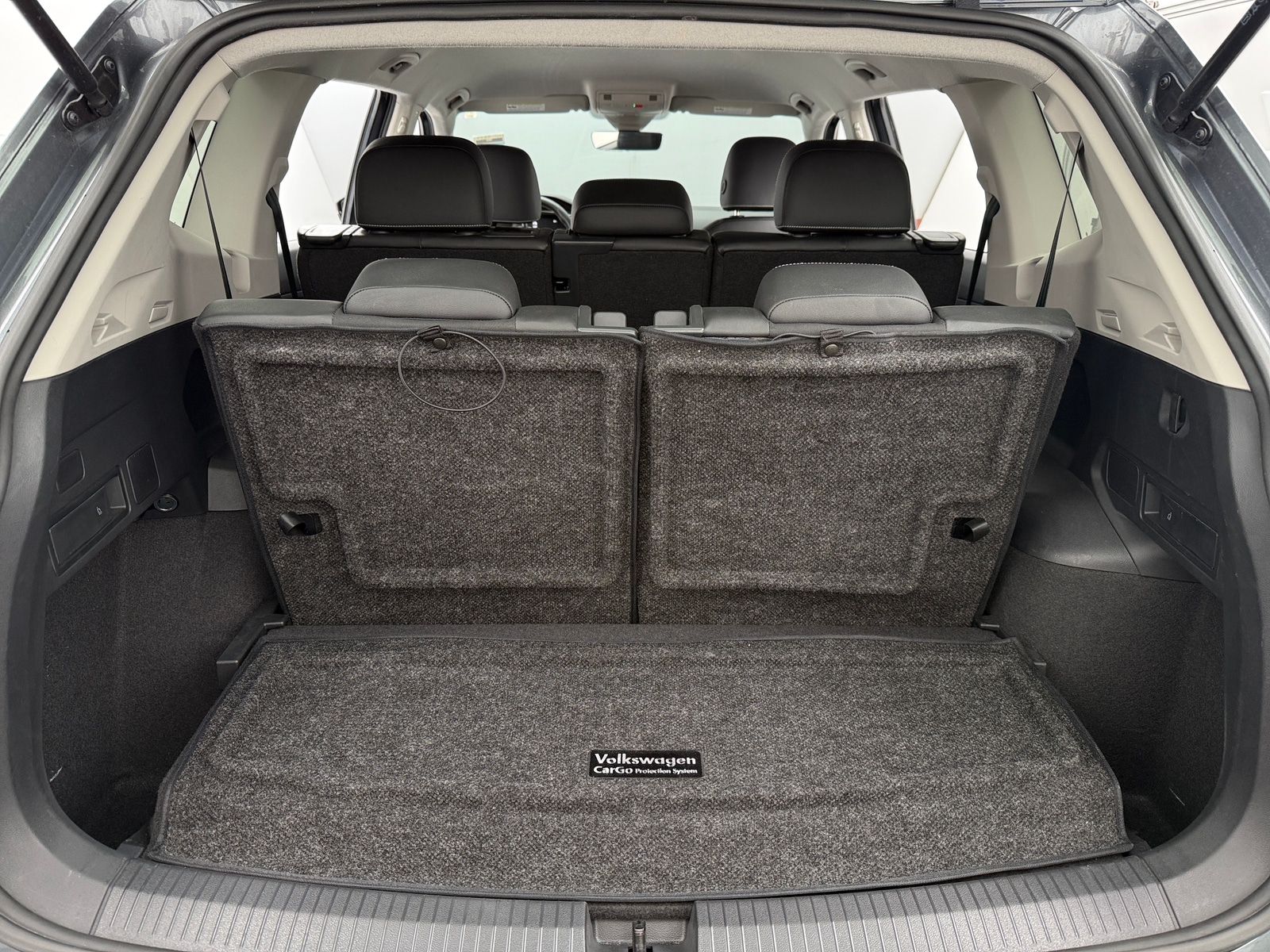 Thumbnail: 2023 Volkswagen Tiguan - 6