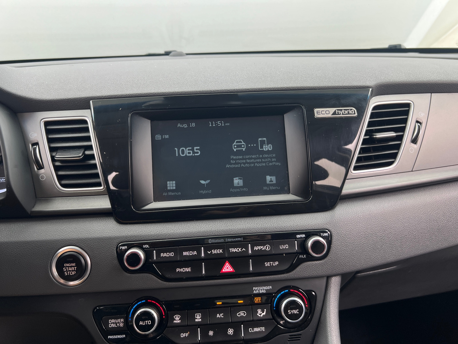 Thumbnail: 2019 Kia Niro - 4