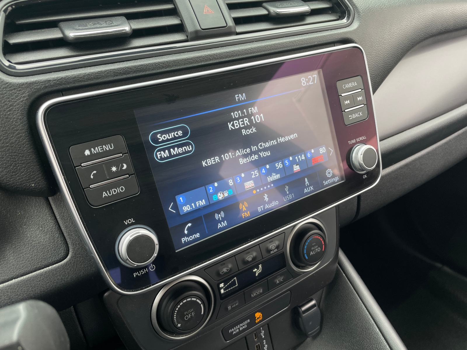 Thumbnail: 2025 Nissan Leaf - 4