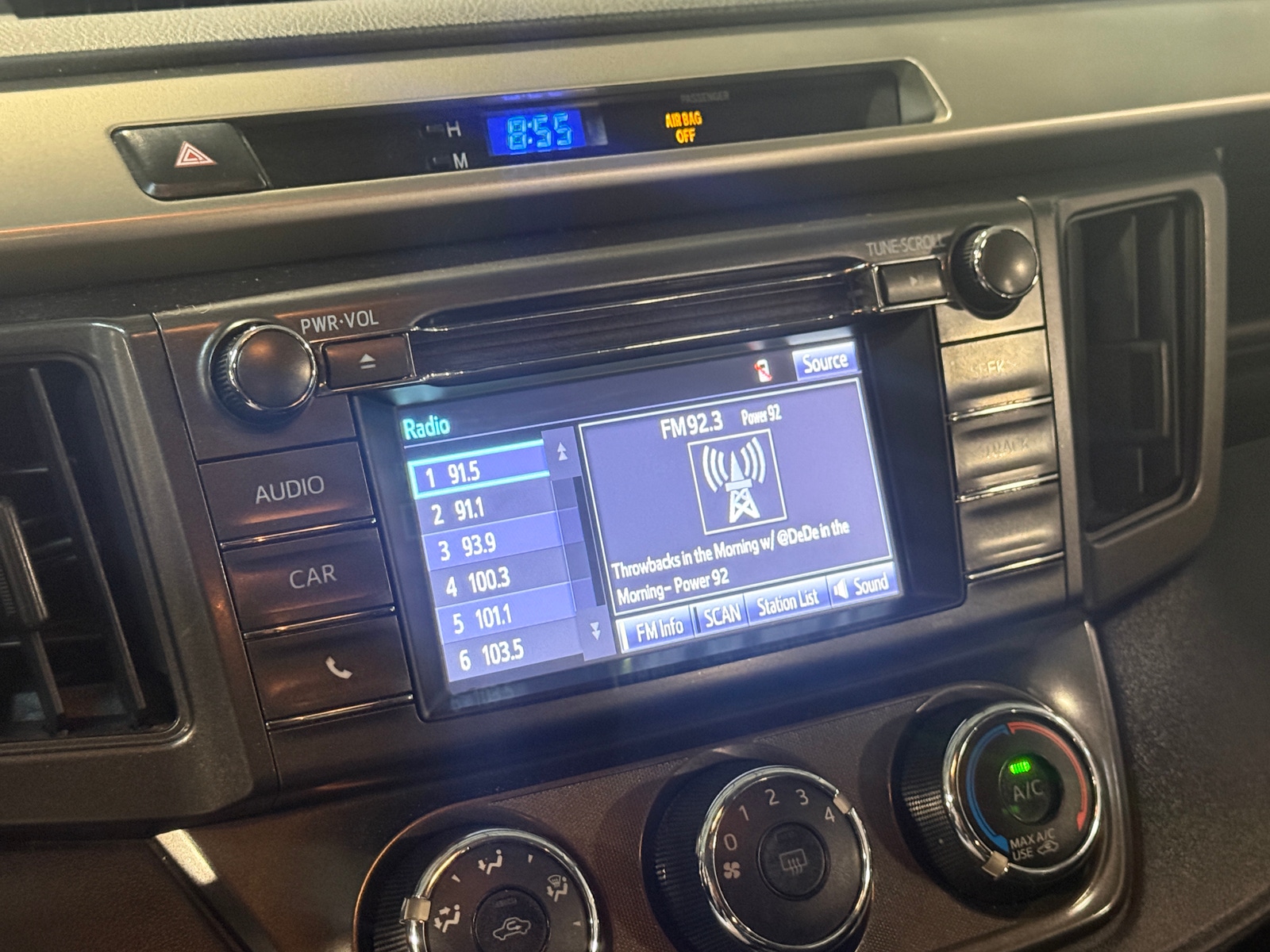 Thumbnail: 2015 Toyota RAV4 - 4