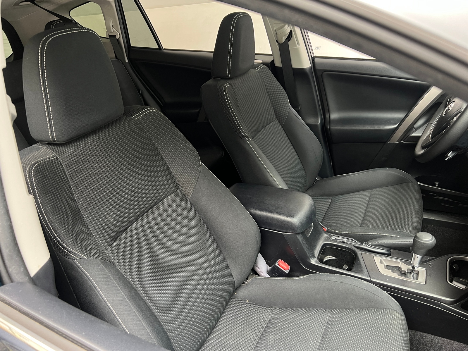 Thumbnail: 2018 Toyota RAV4 - 2