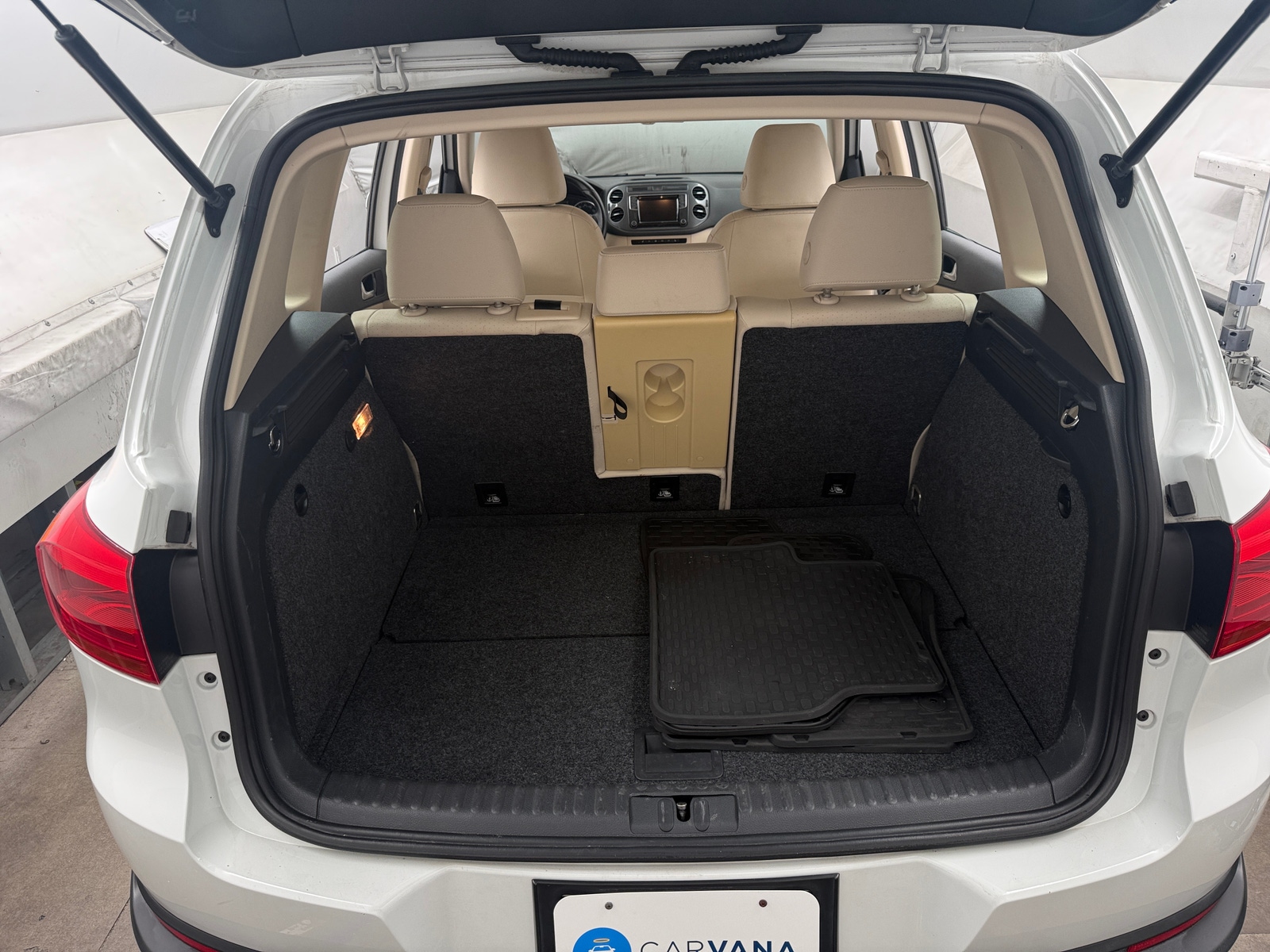 Thumbnail: 2017 Volkswagen Tiguan - 6