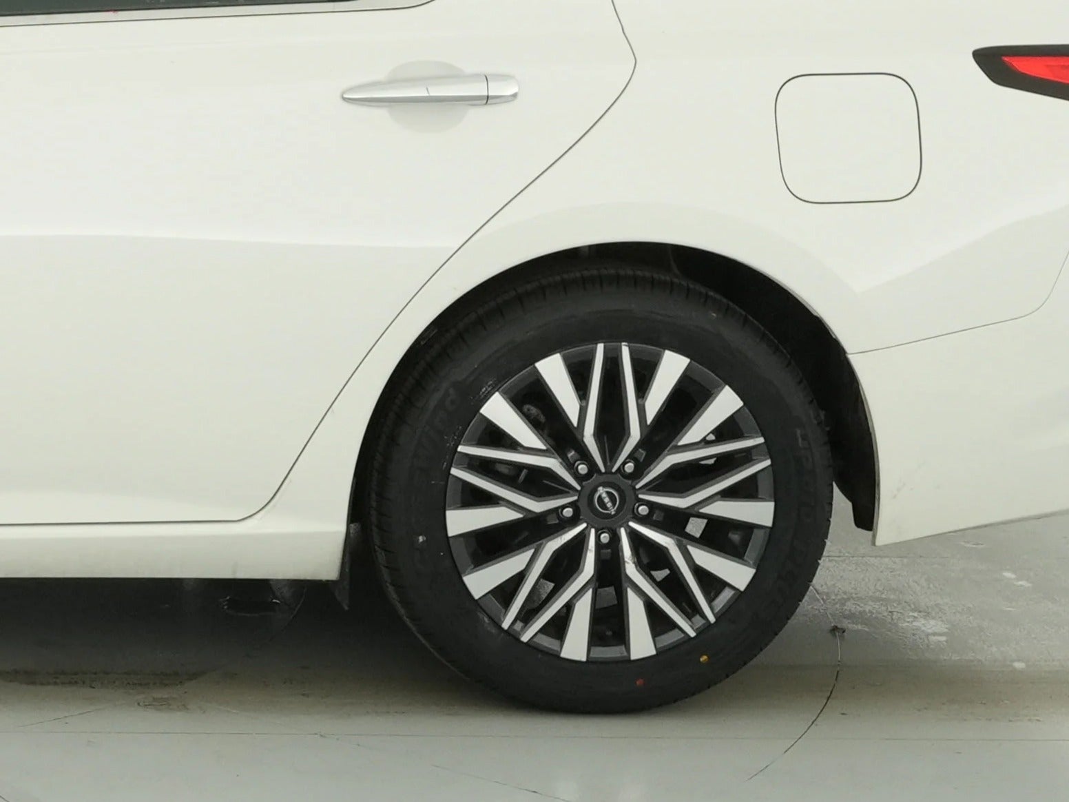 2025 Nissan Altima SV - Photo 16