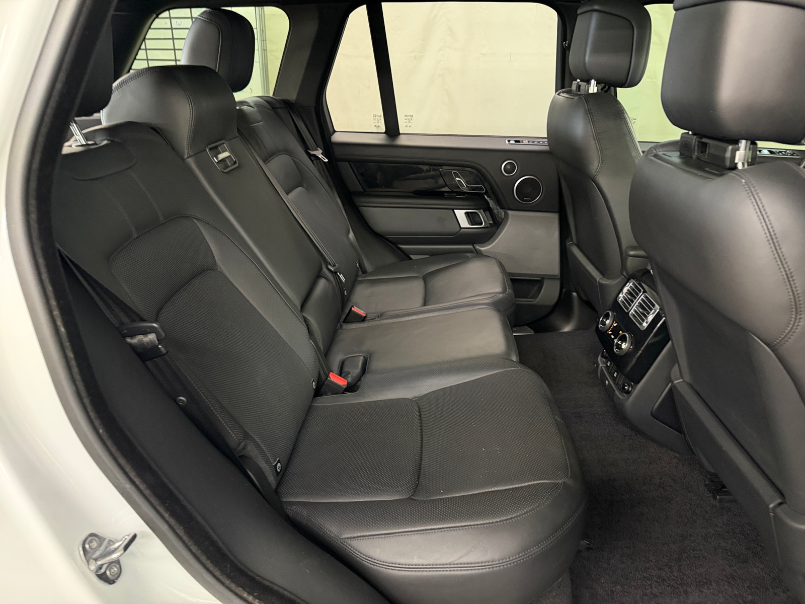 Thumbnail: 2019 Land Rover Range Rover - 6