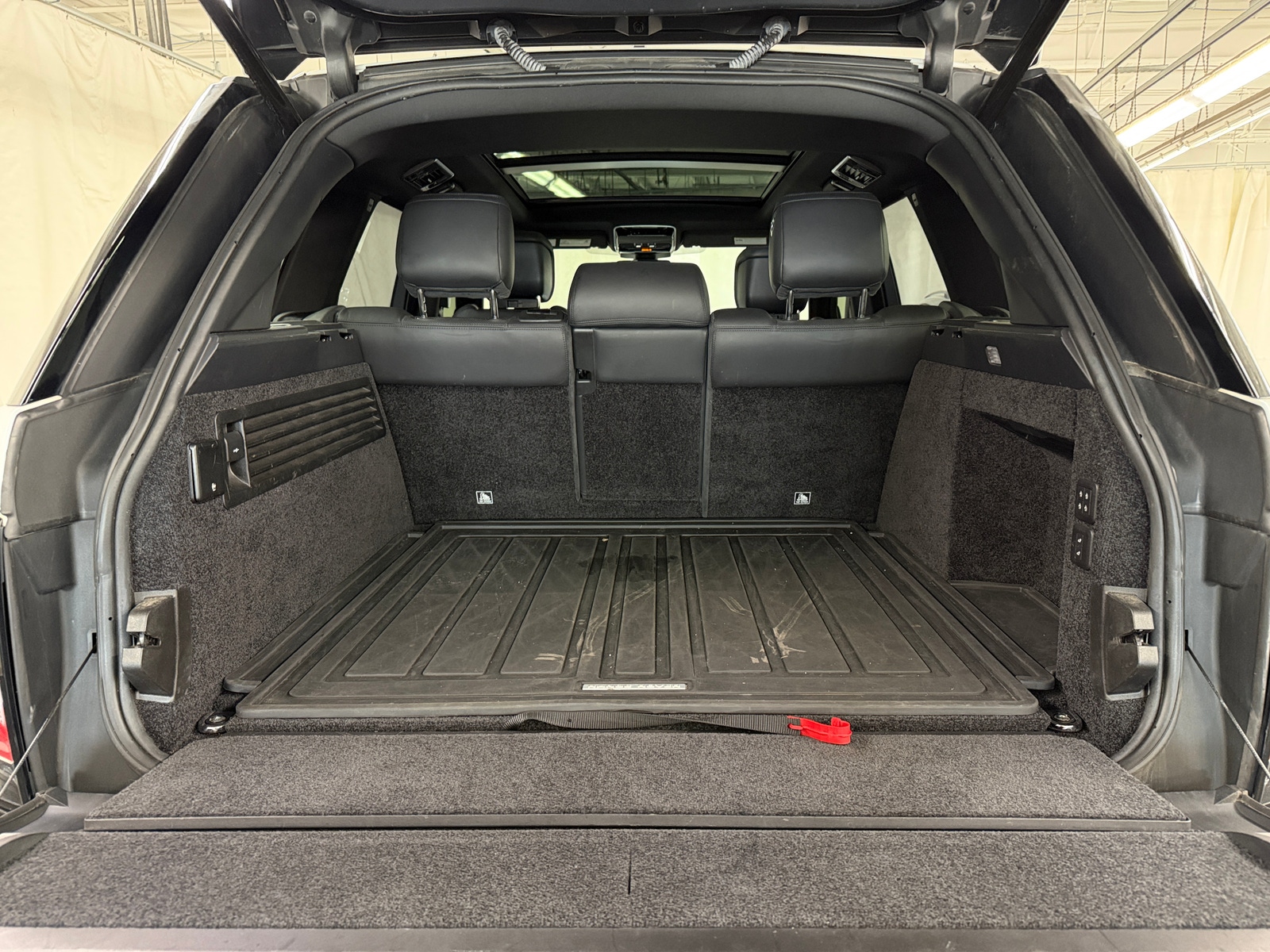 Thumbnail: 2019 Land Rover Range Rover - 7