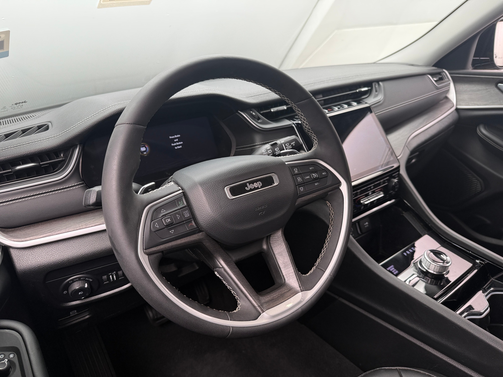 Thumbnail: 2023 Jeep Grand Cherokee L - 4