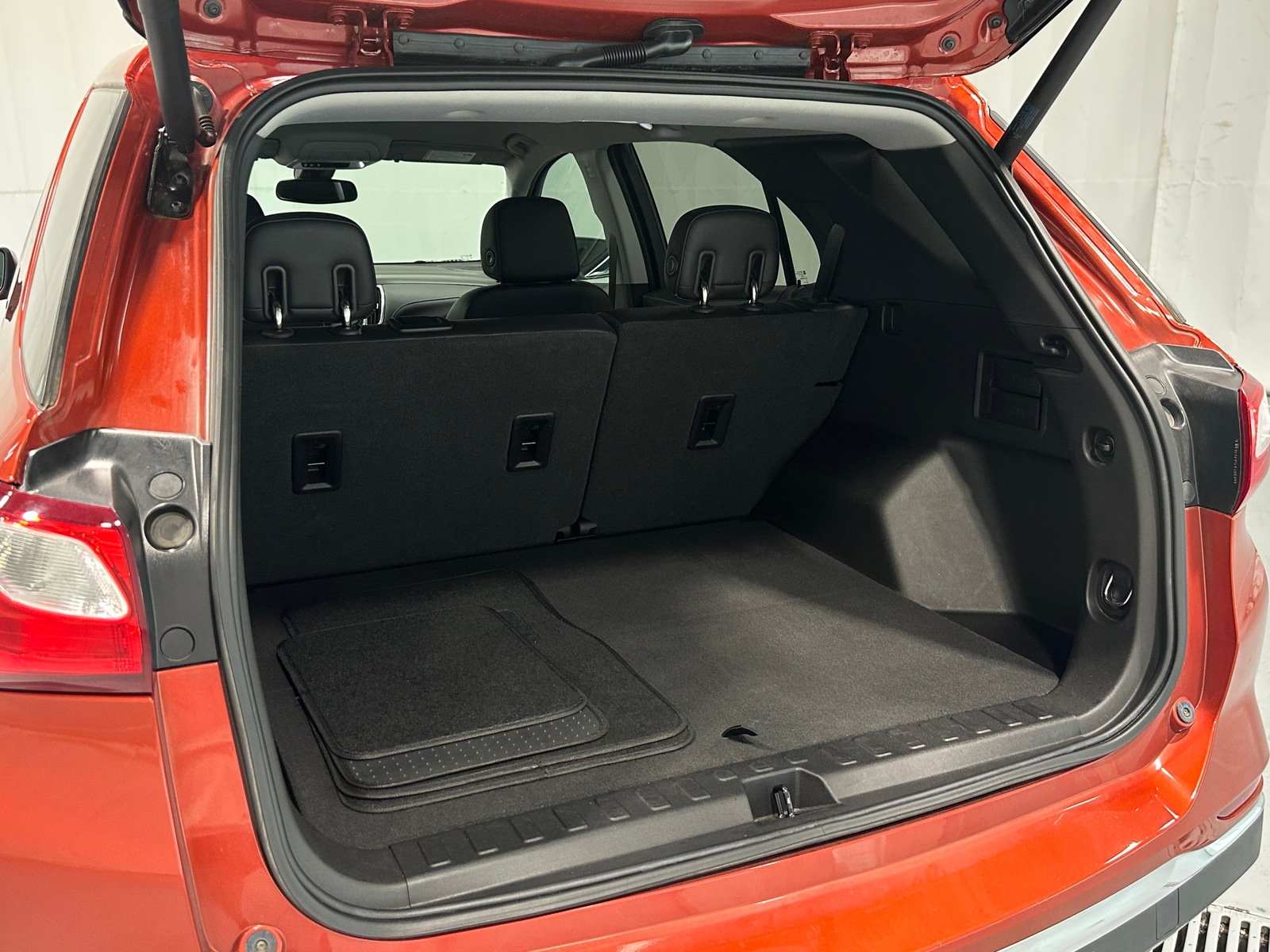 Thumbnail: 2020 Chevrolet Equinox - 6