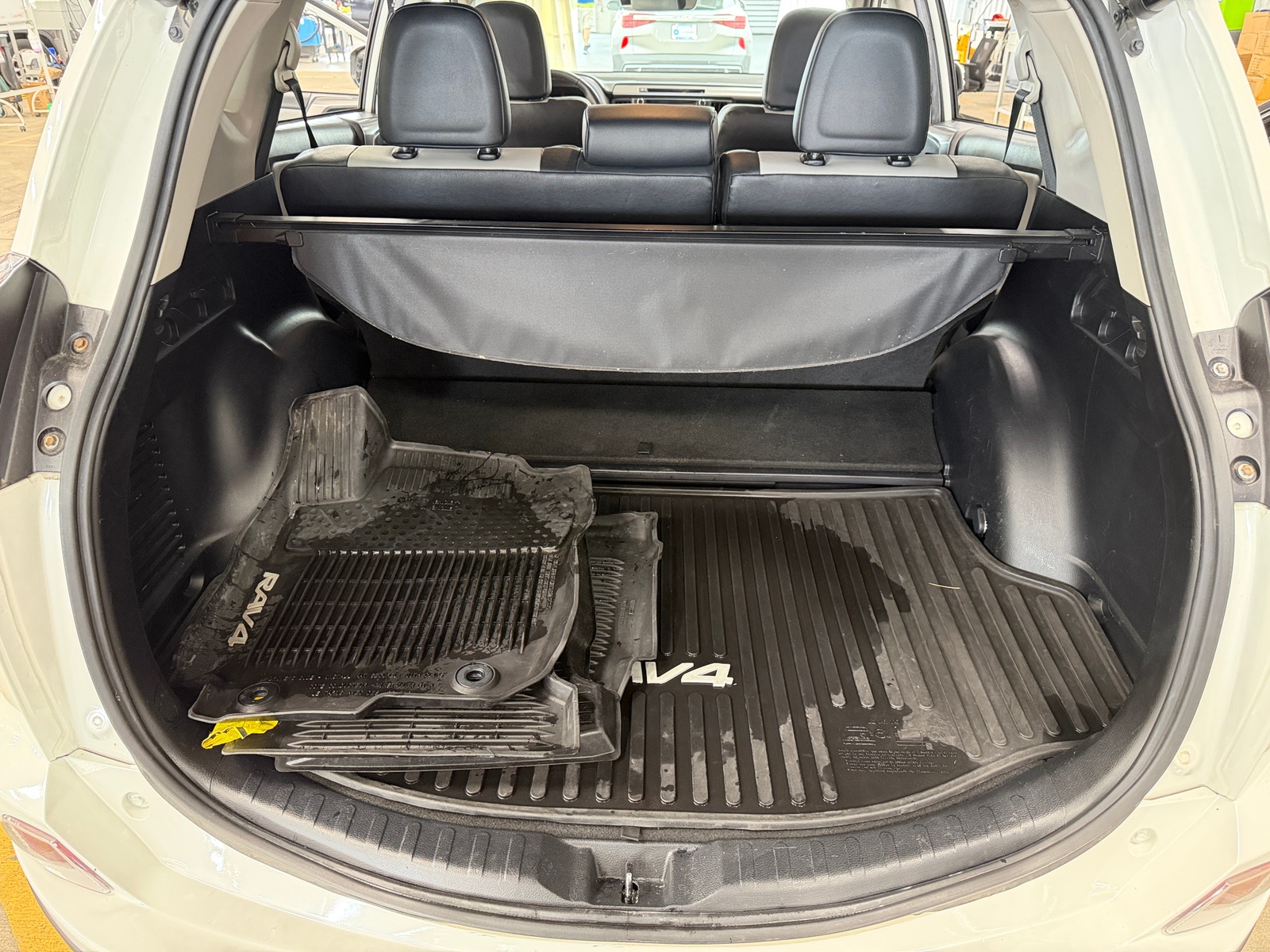 Thumbnail: 2016 Toyota RAV4 - 6