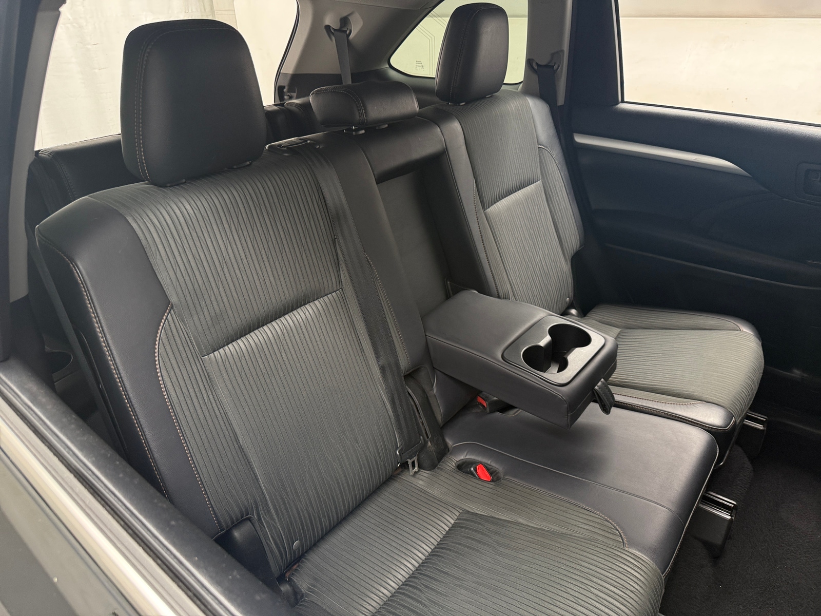 Thumbnail: 2016 Toyota Highlander - 6
