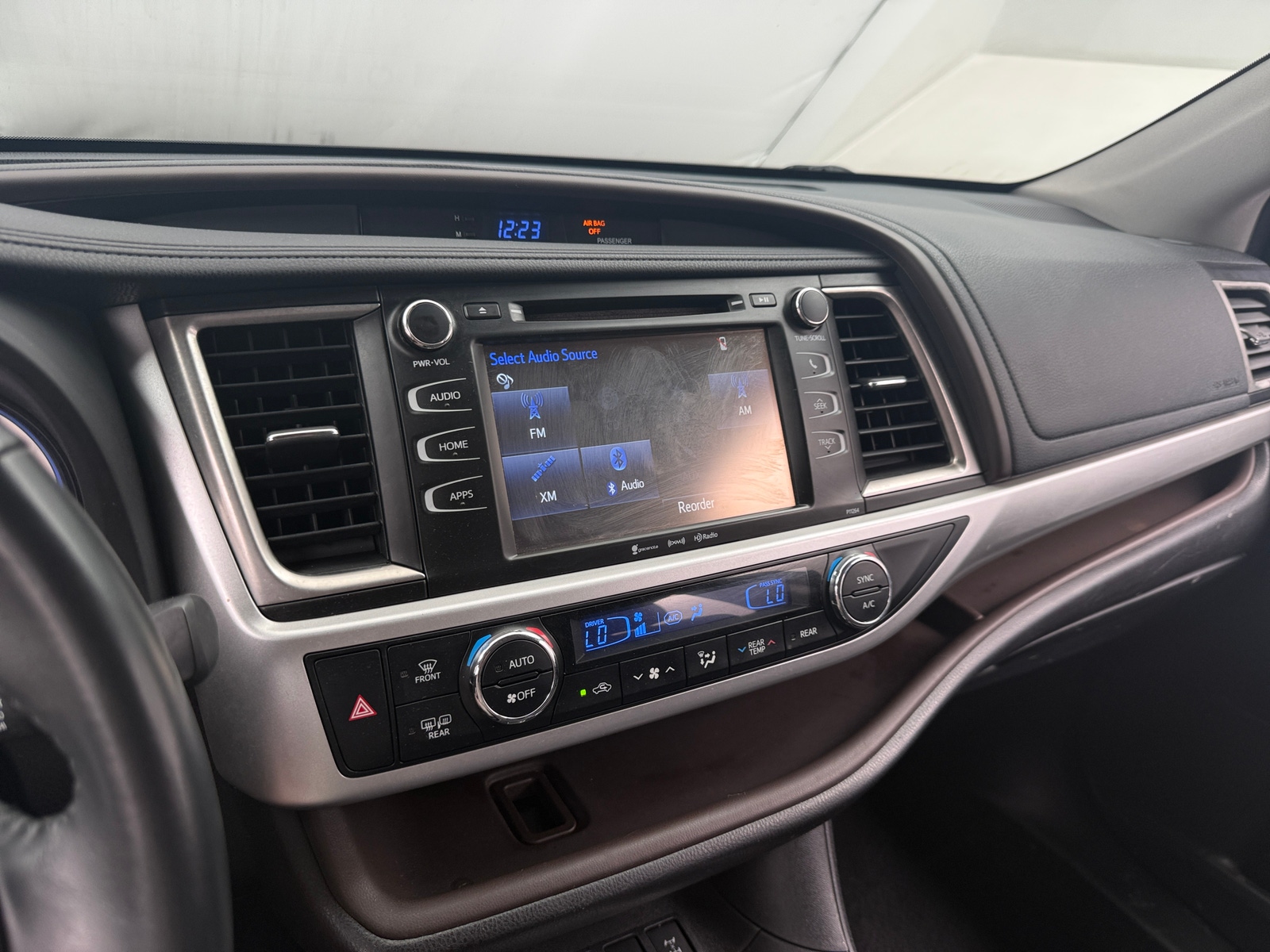 Thumbnail: 2016 Toyota Highlander - 4