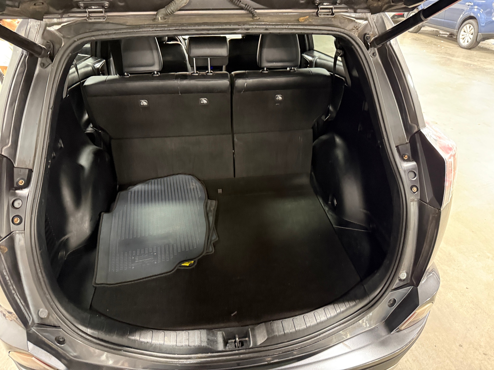 Thumbnail: 2017 Toyota RAV4 - 6