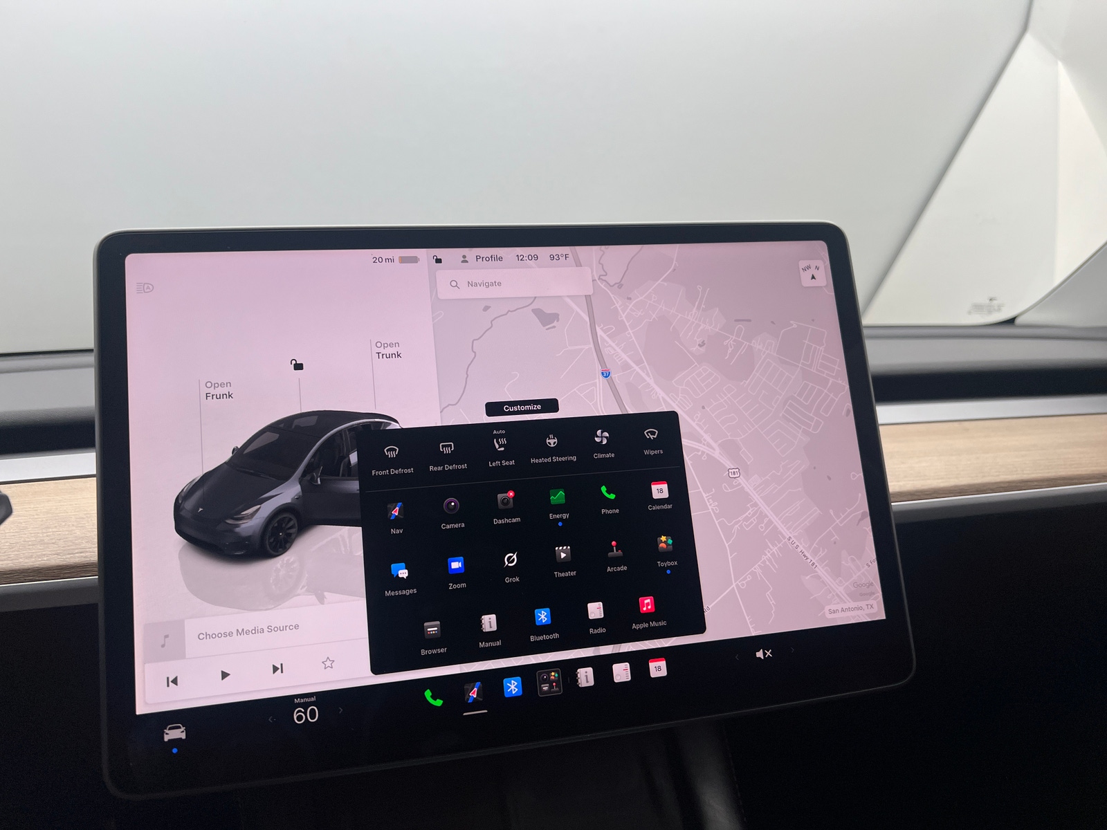 Thumbnail: 2023 Tesla Model Y - 3