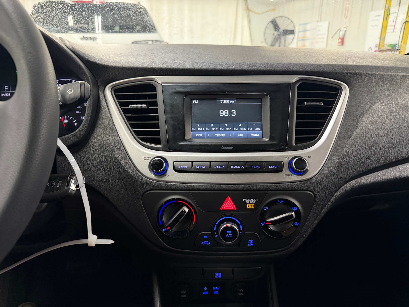Thumbnail: 2022 Hyundai Accent - 4