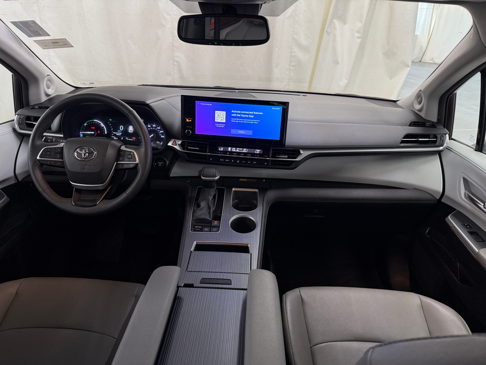 Thumbnail: 2025 Toyota Sienna - 3