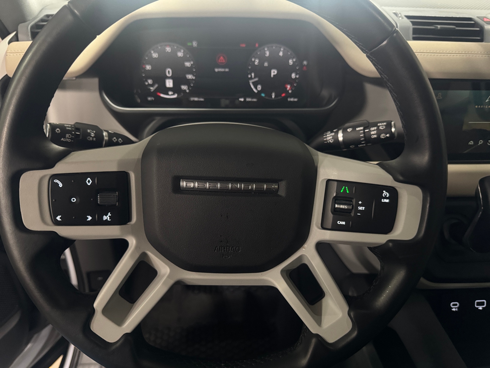 Thumbnail: 2023 Land Rover Defender - 4
