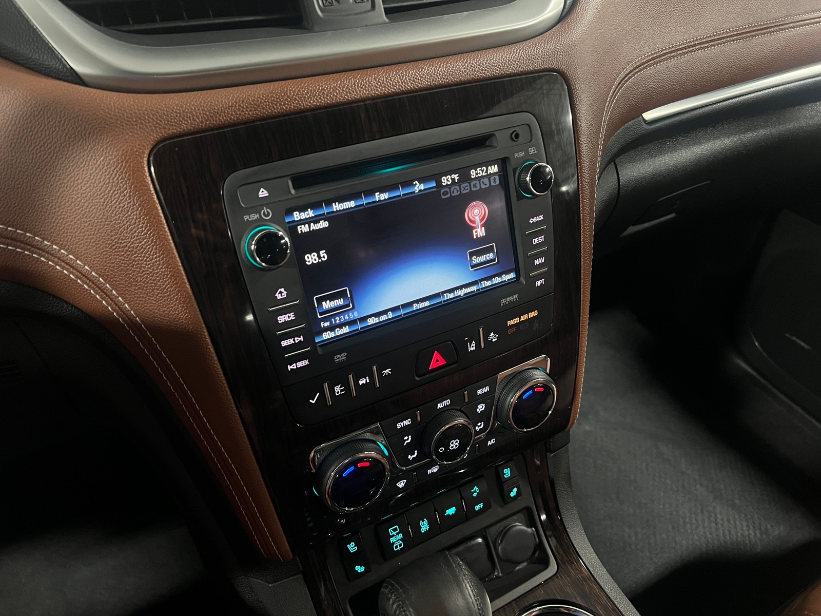 Thumbnail: 2017 Chevrolet Traverse - 3