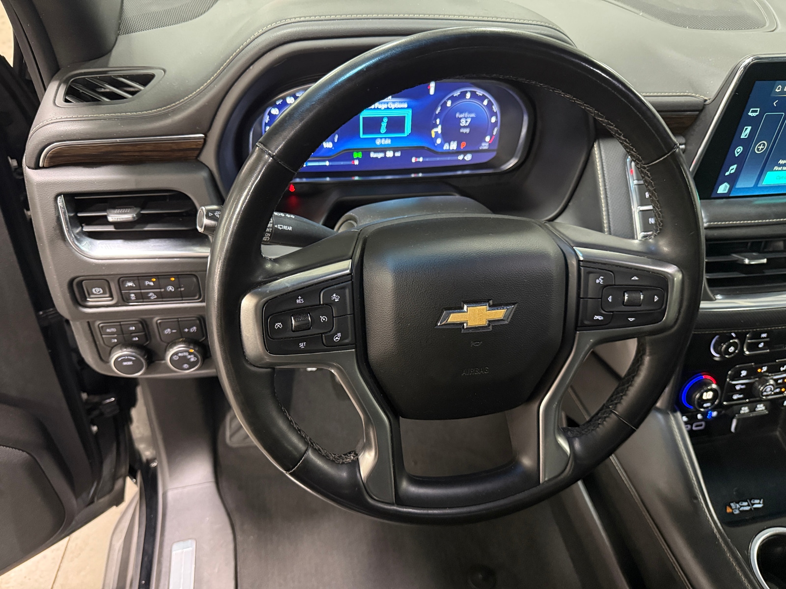 Thumbnail: 2023 Chevrolet Tahoe - 4