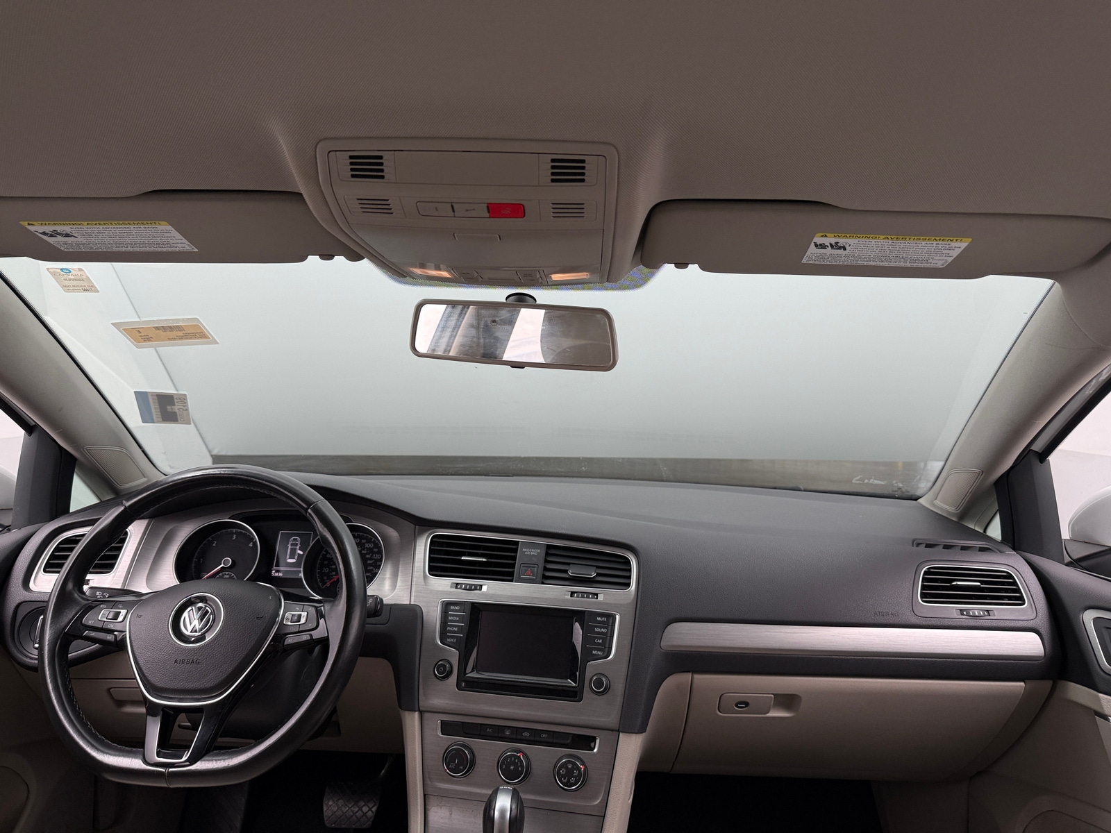 Thumbnail: 2015 Volkswagen e-Golf - 3